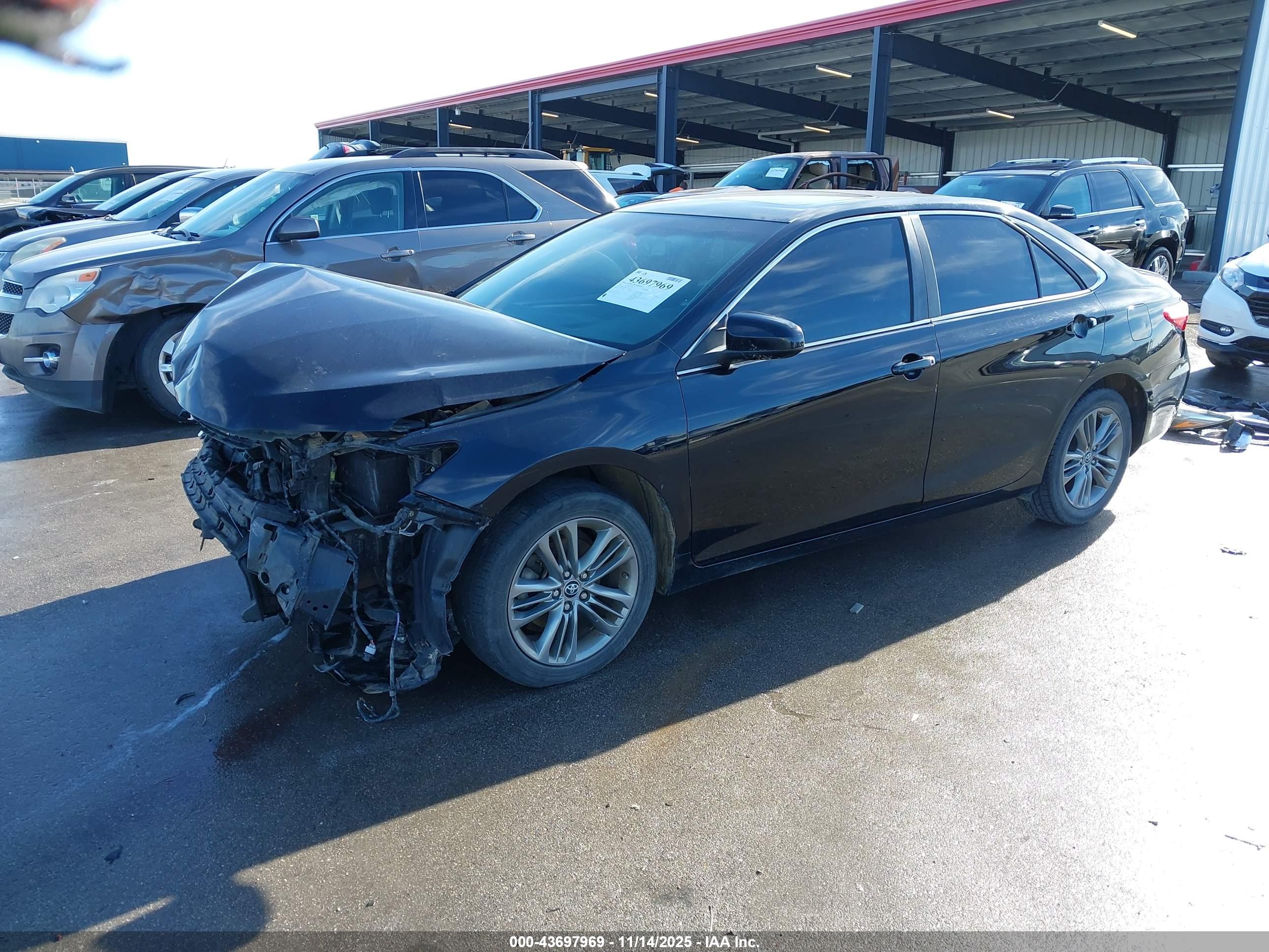 TOYOTA CAMRY image 2