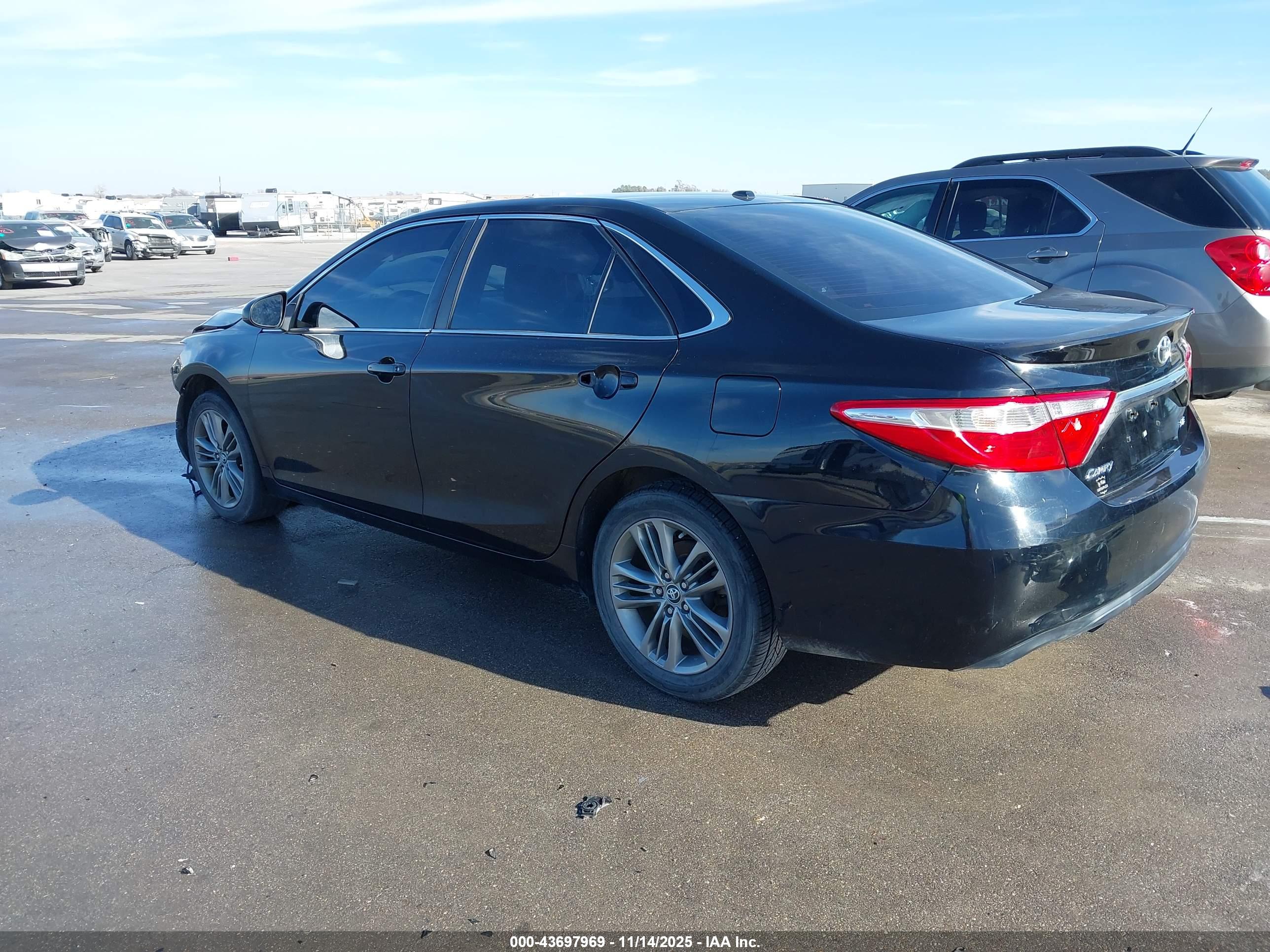 TOYOTA CAMRY image 3