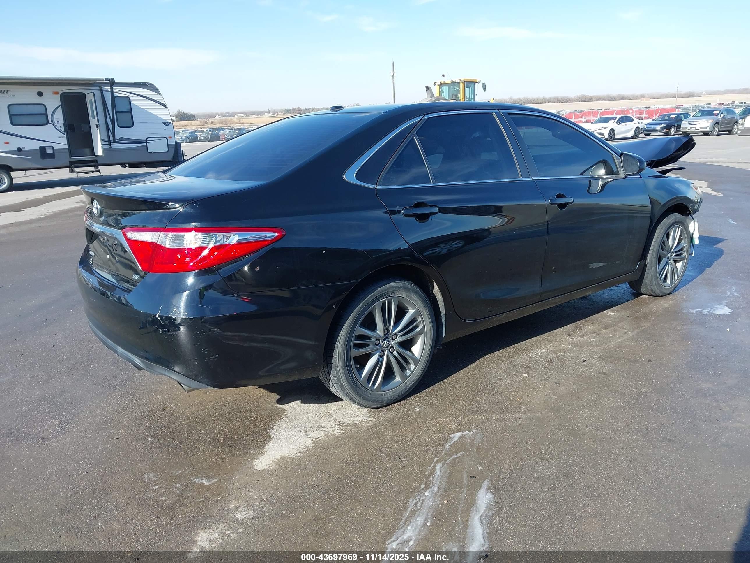 TOYOTA CAMRY image 4