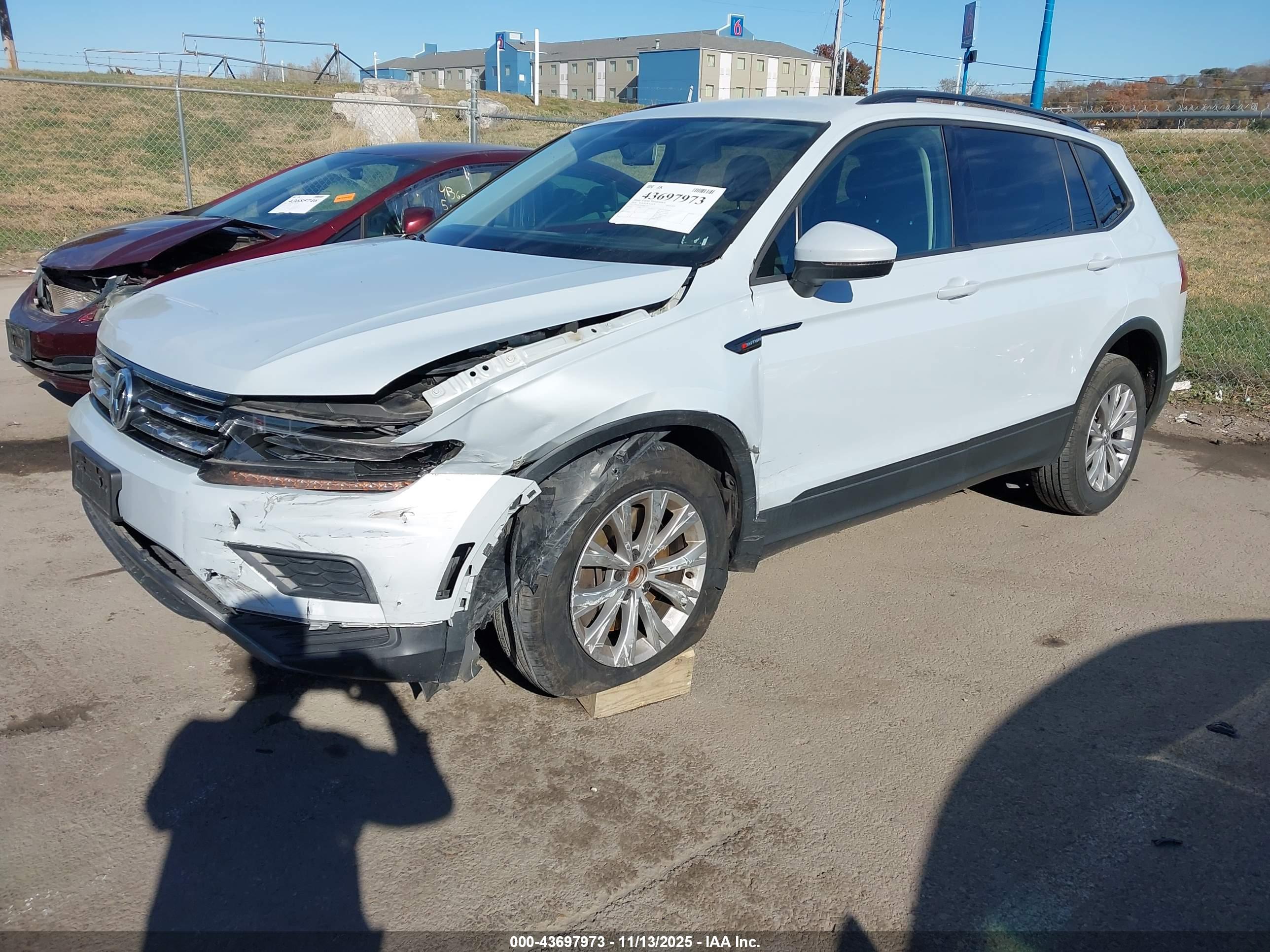 VOLKSWAGEN TIGUAN image 2
