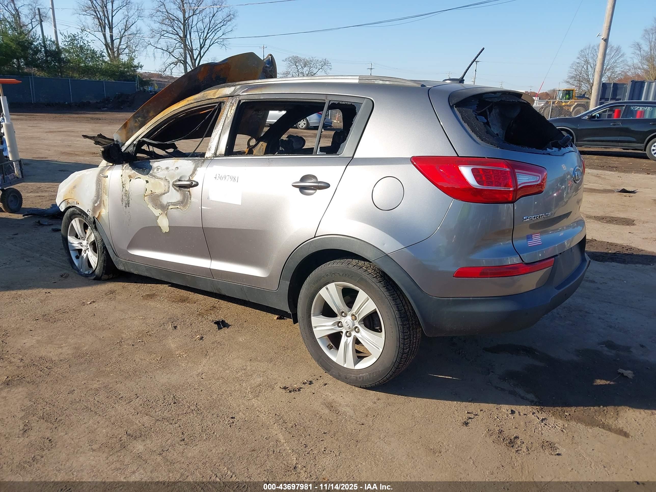KIA SPORTAGE image 3