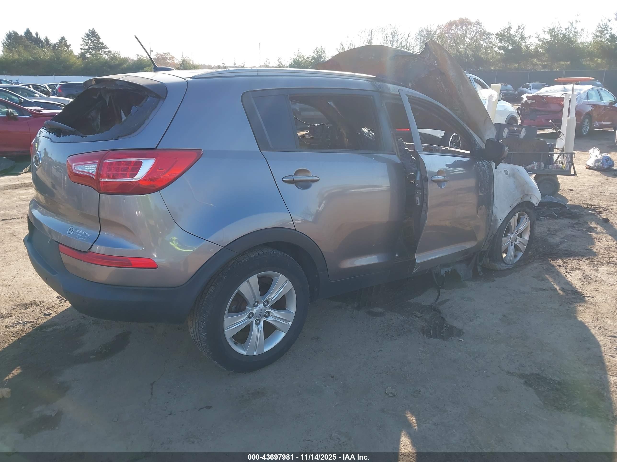 KIA SPORTAGE image 4