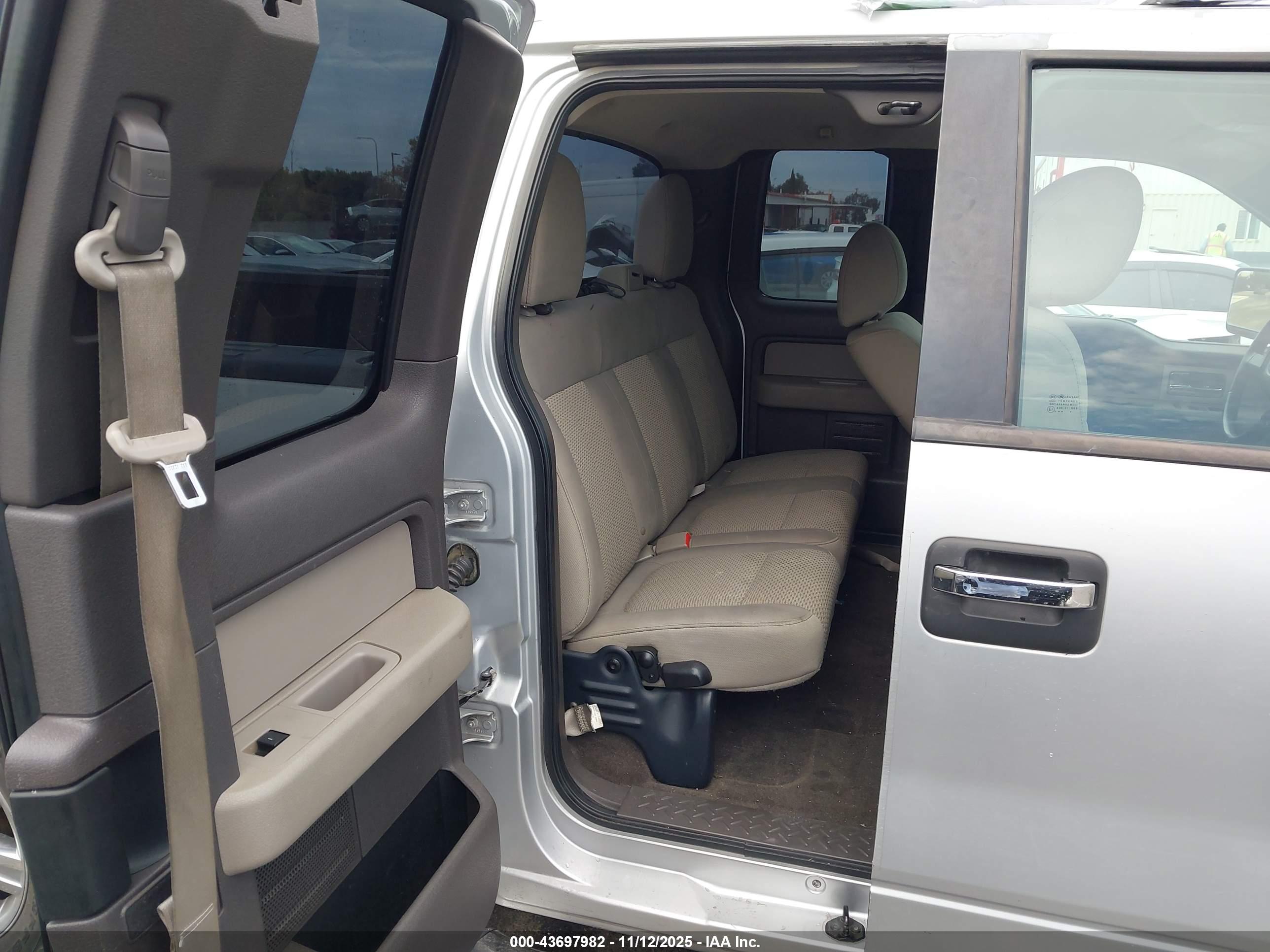 FORD F-150 image 8