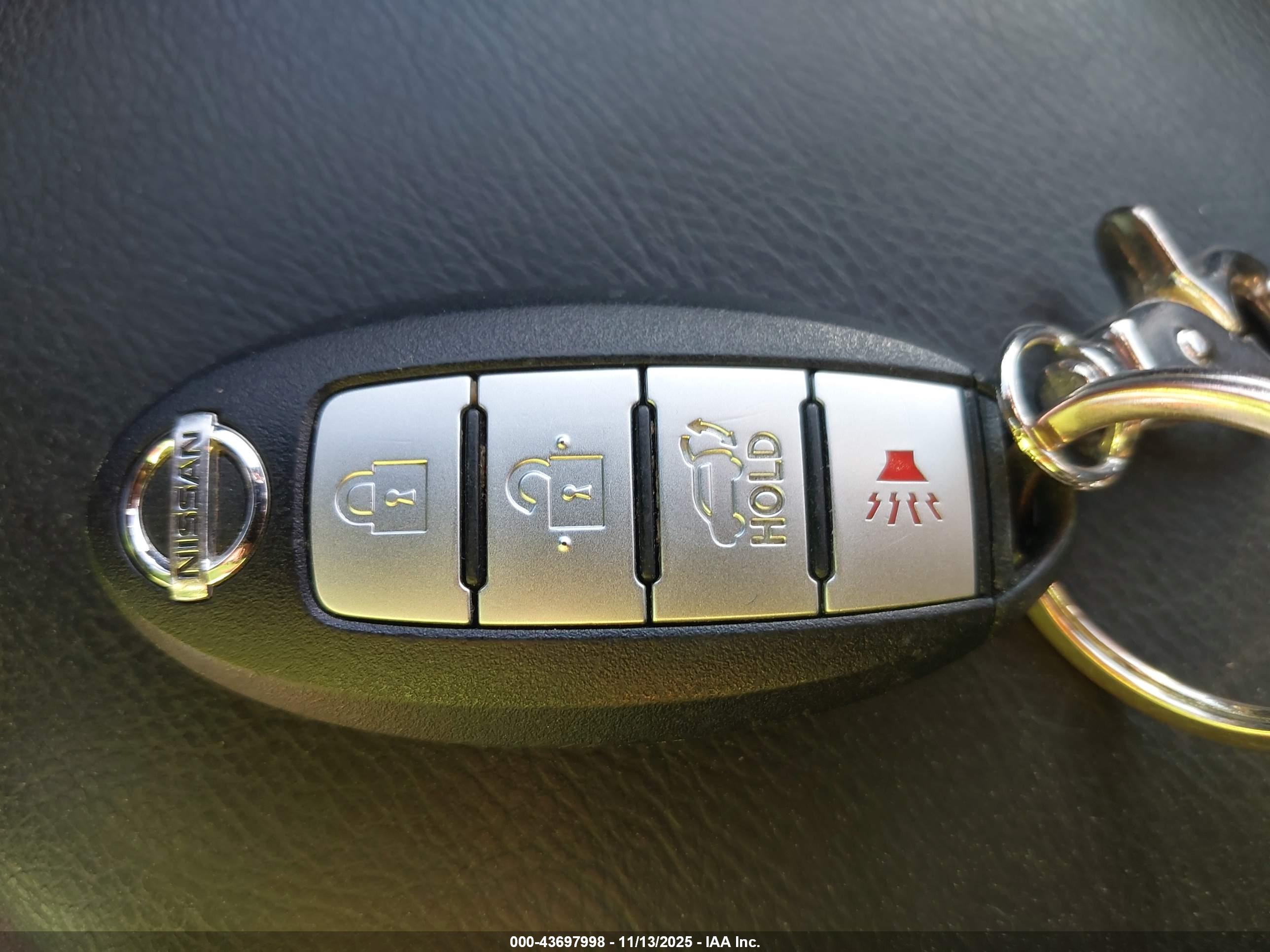 NISSAN ROGUE image 11