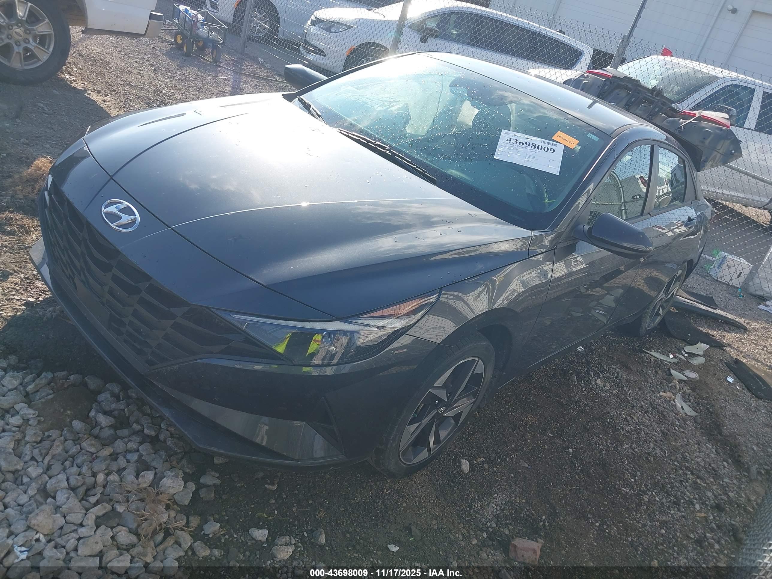 HYUNDAI ELANTRA image 2