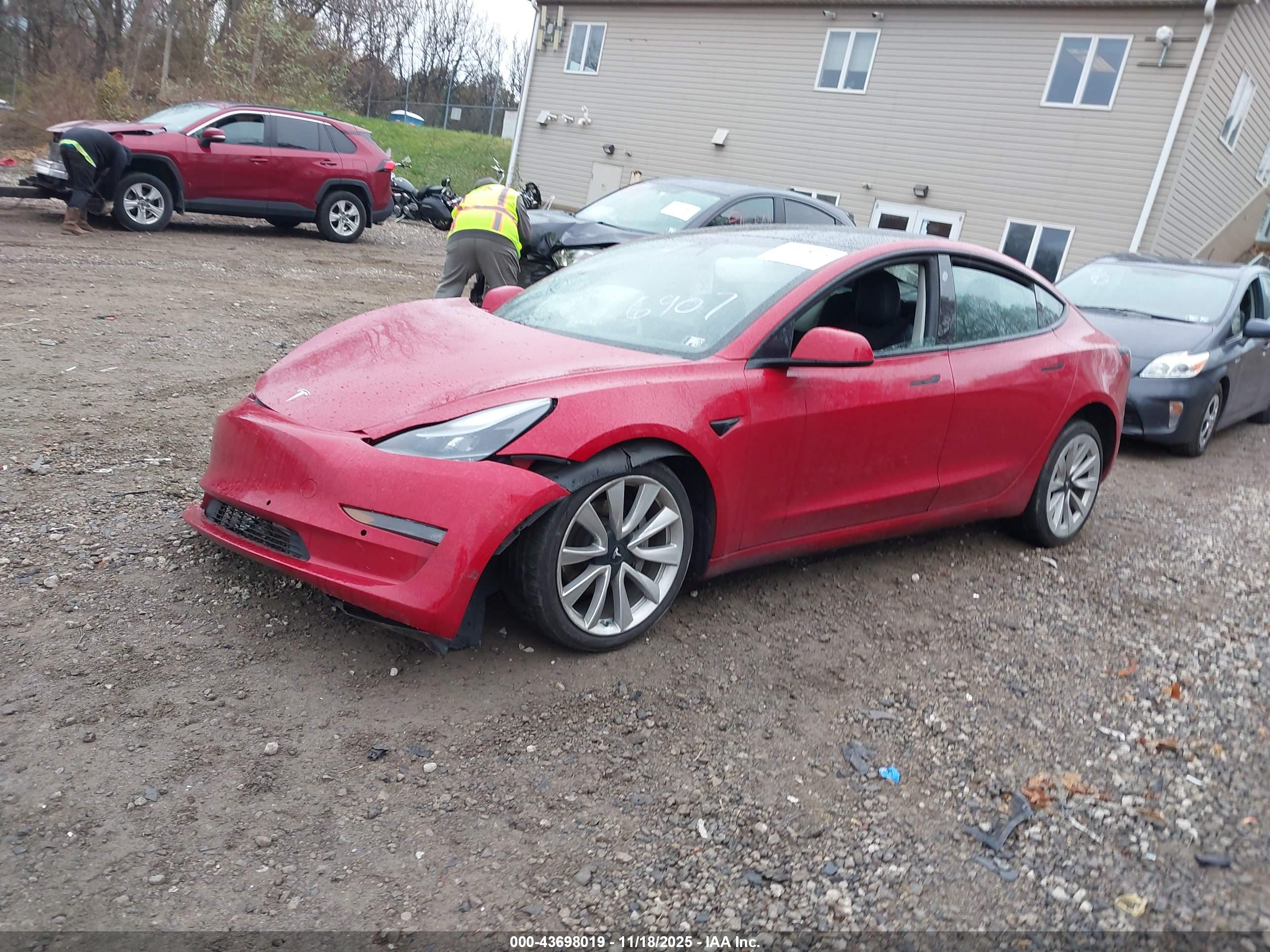 TESLA MODEL image 2