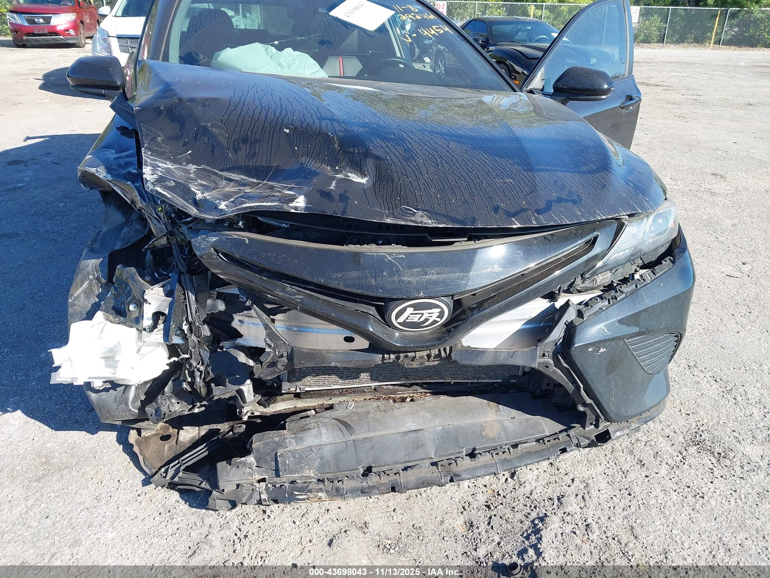 TOYOTA CAMRY image 6
