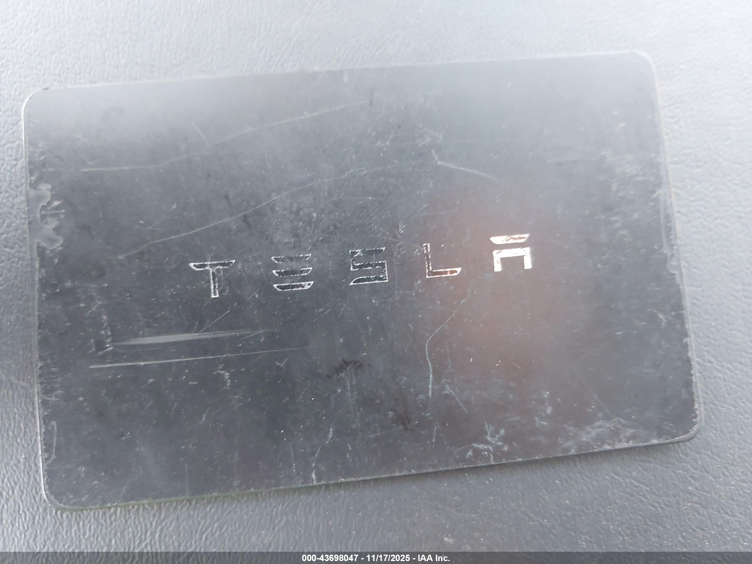 TESLA MODEL image 11