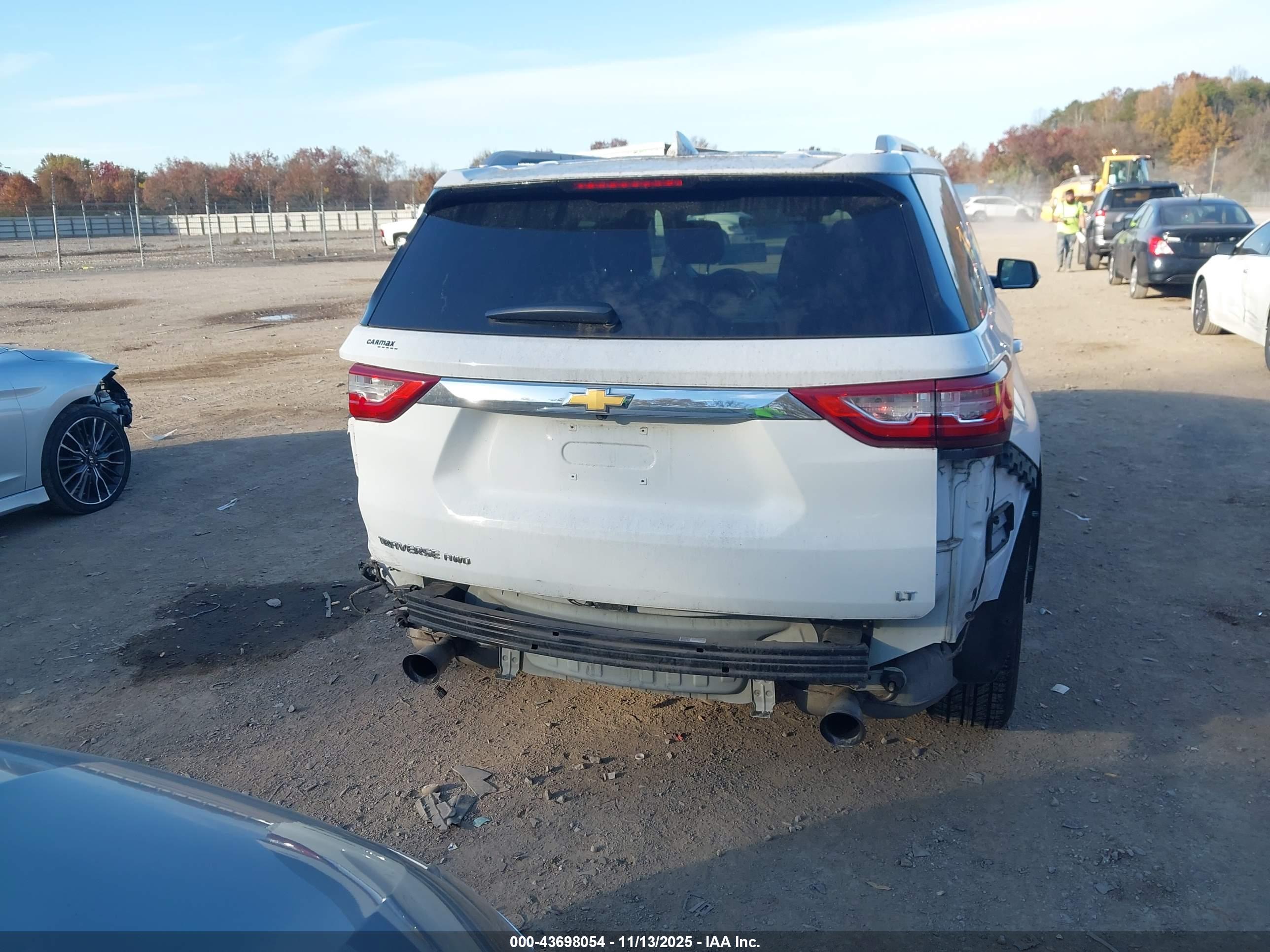 CHEVROLET TRAVERSE image 6