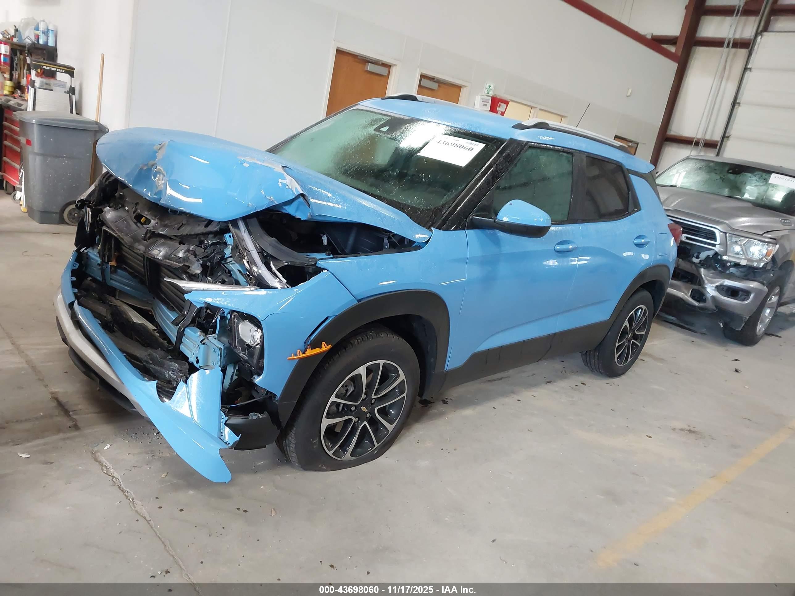 CHEVROLET TRAILBLAZER image 2