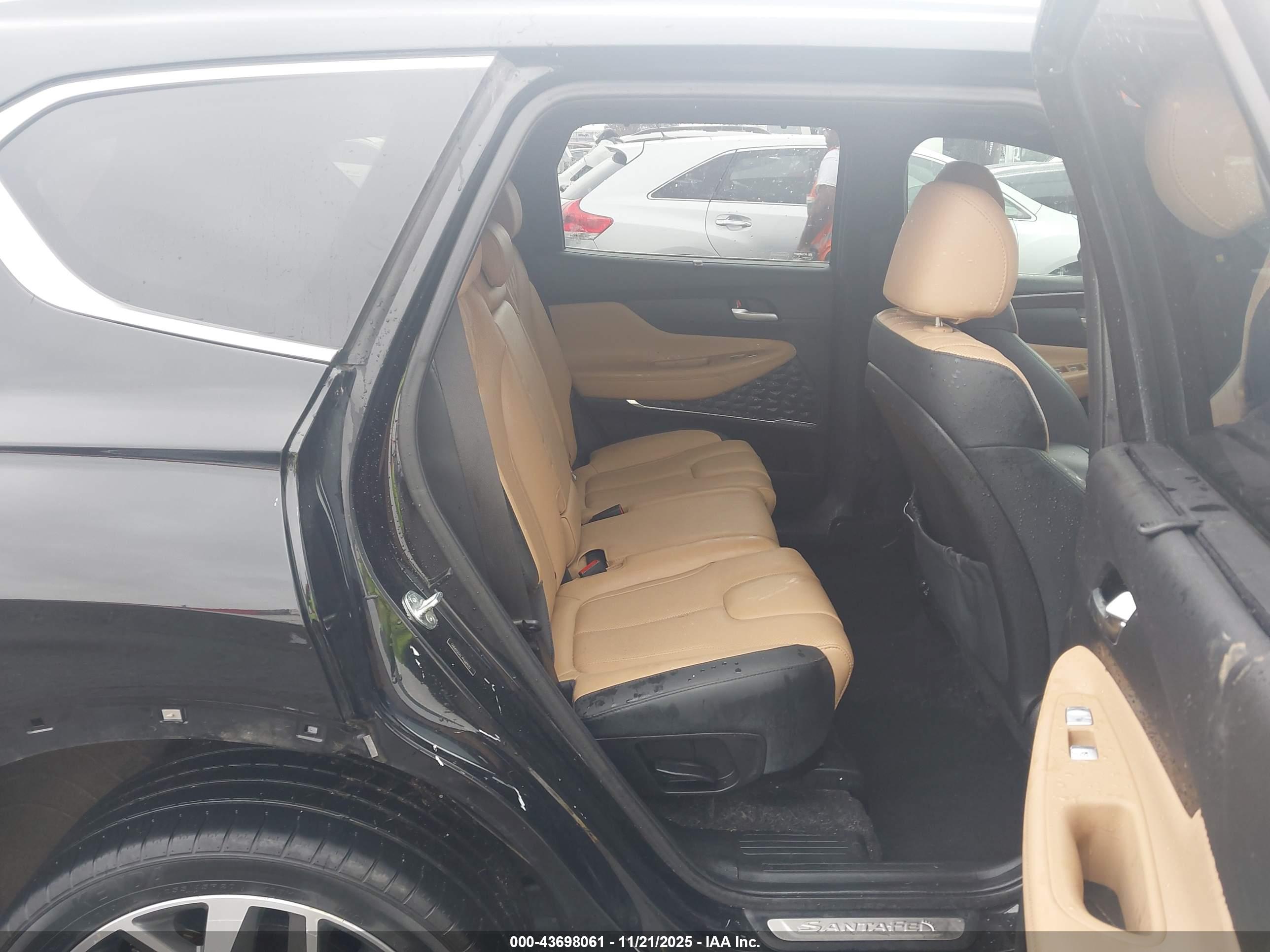 HYUNDAI SANTA image 8