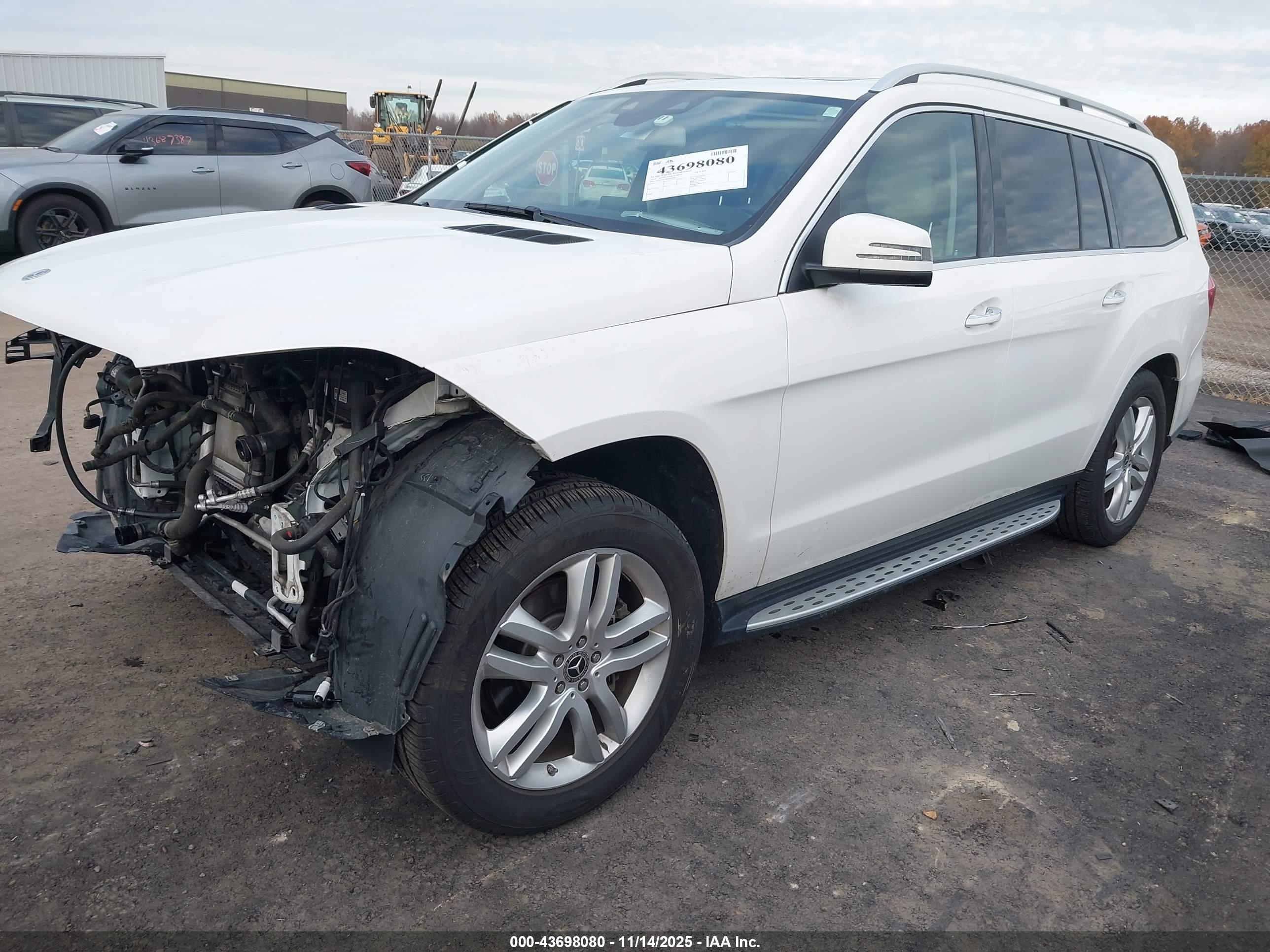 MERCEDES-BENZ GLS image 2