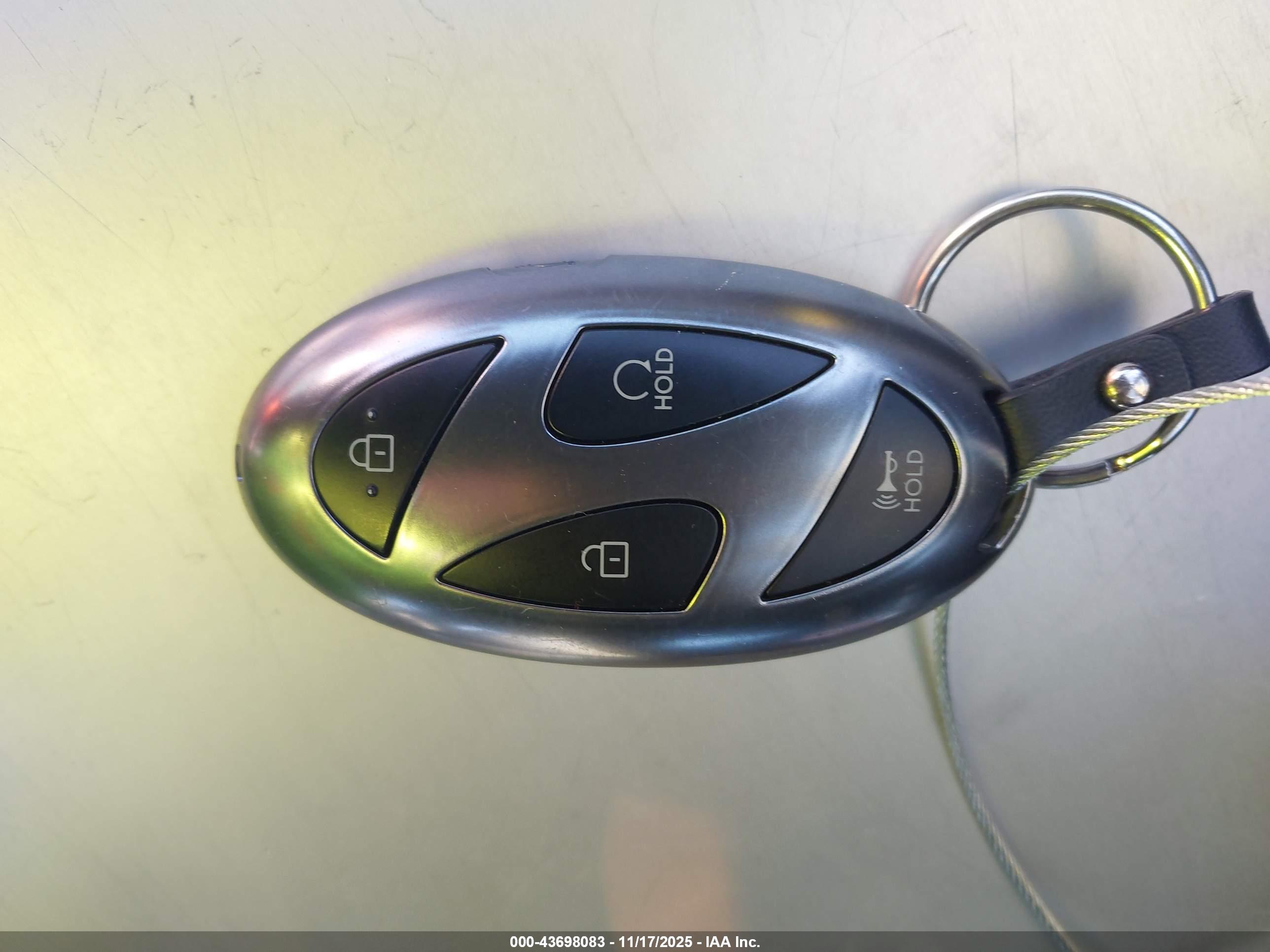 HYUNDAI ELANTRA image 11