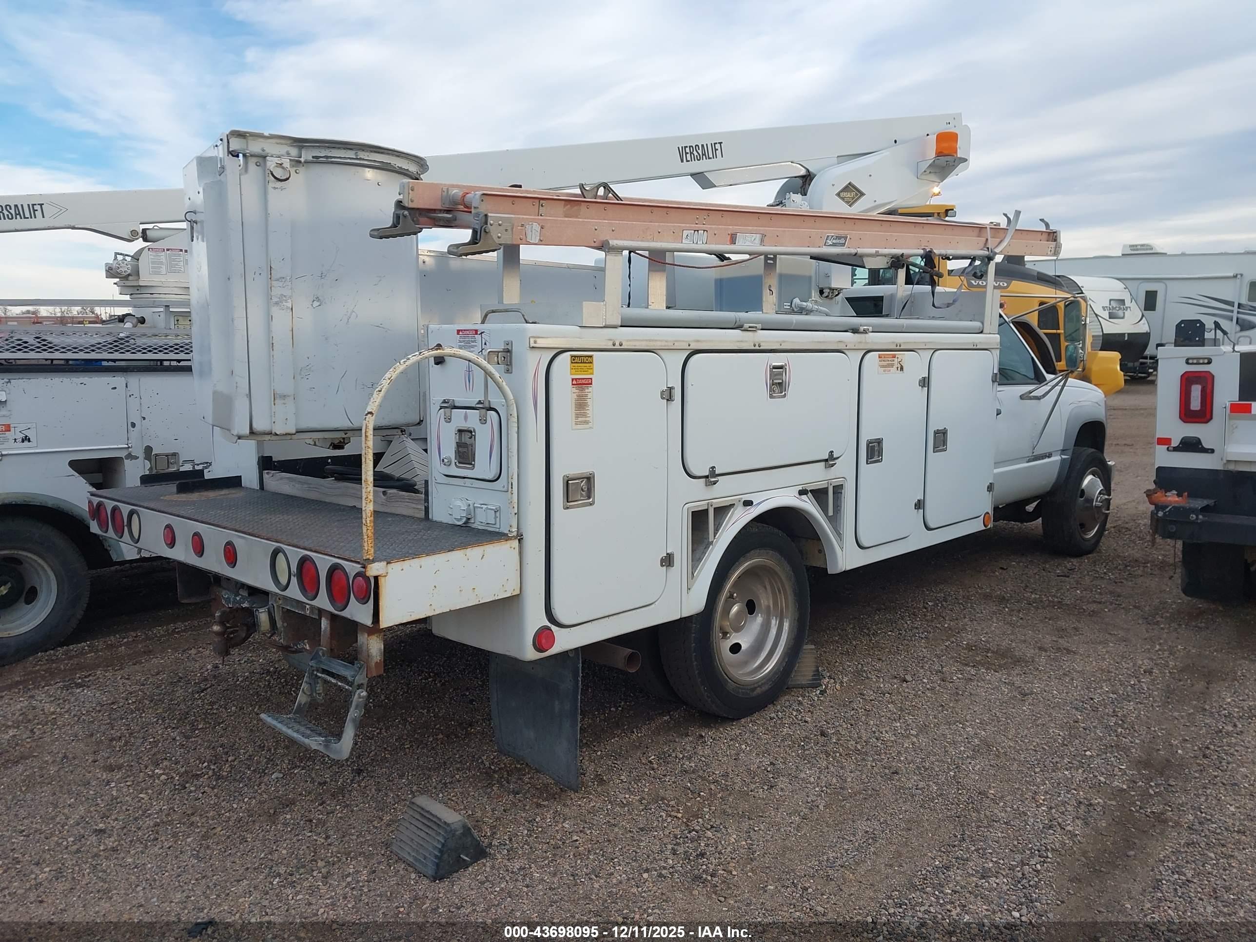 GMC SIERRA image 4
