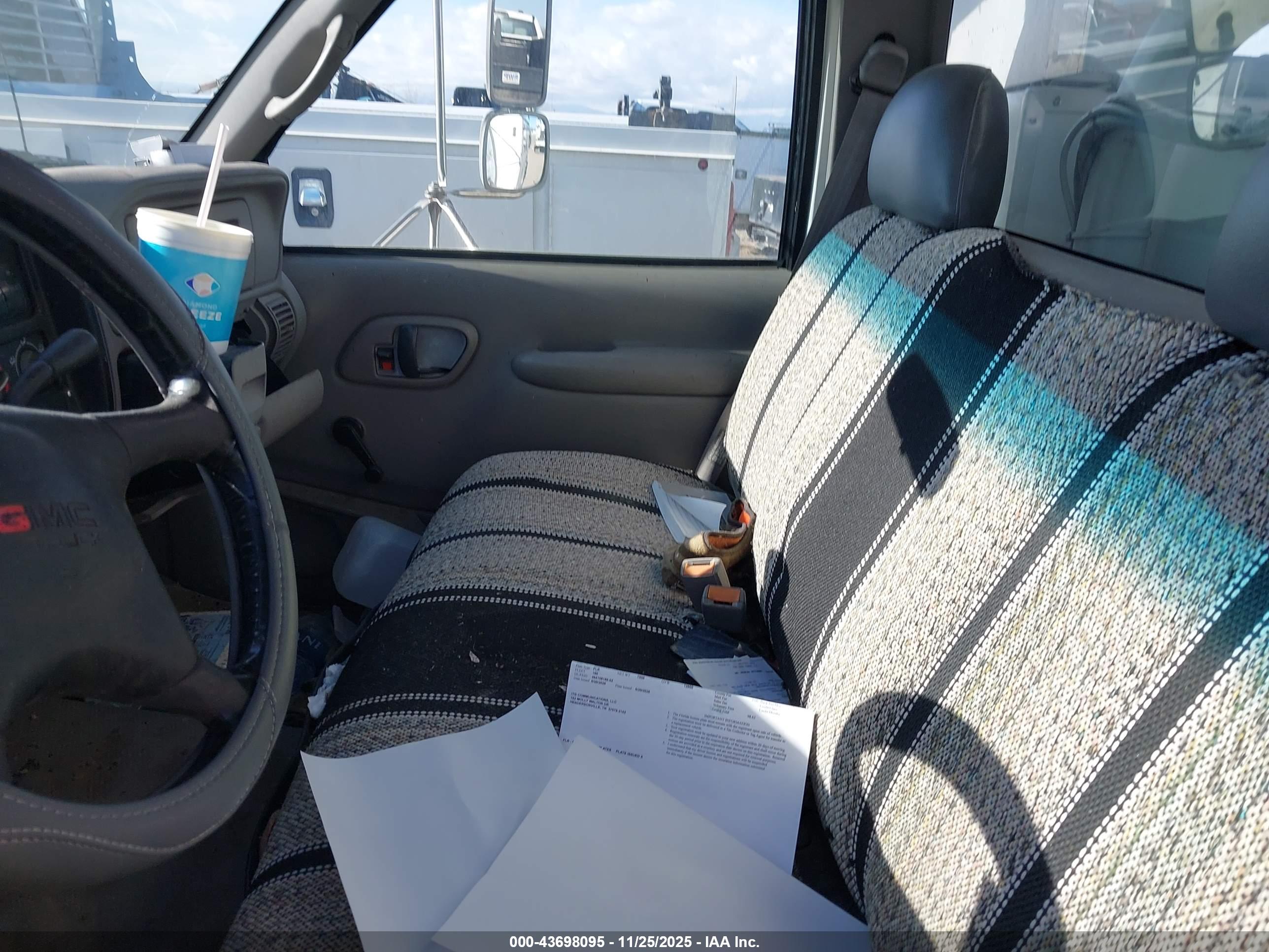 GMC SIERRA image 8