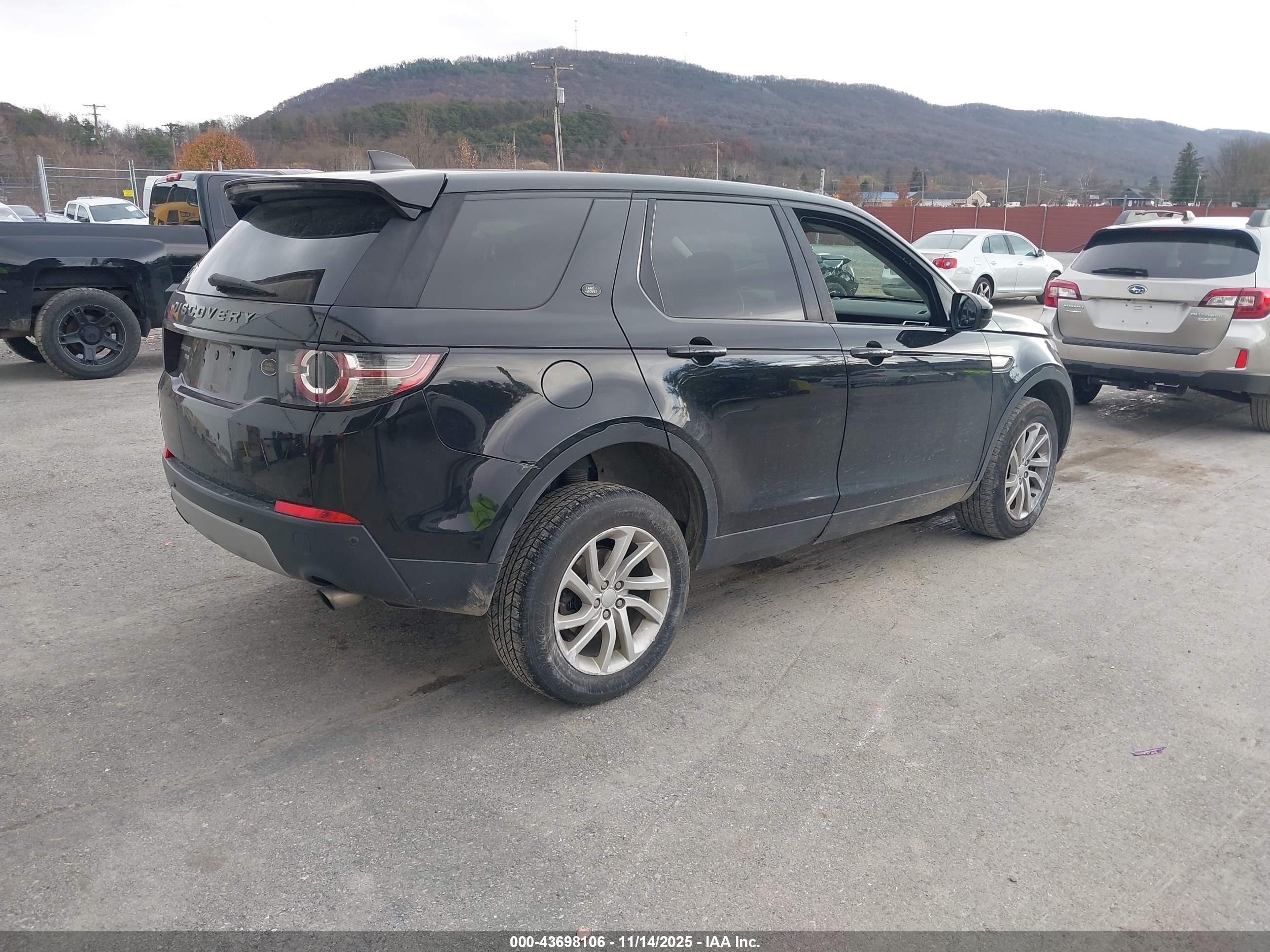 LAND ROVER image 4