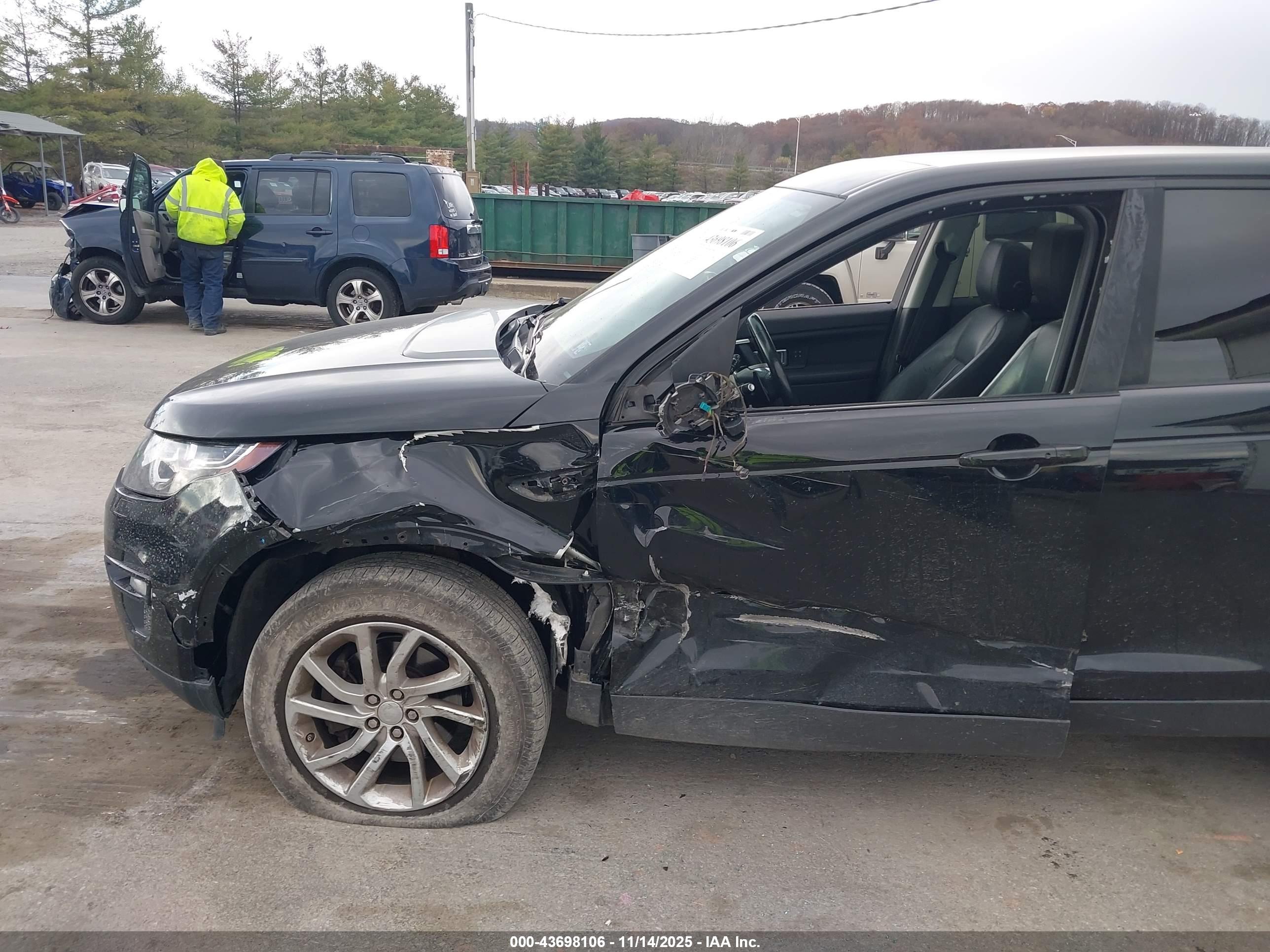 LAND ROVER image 6