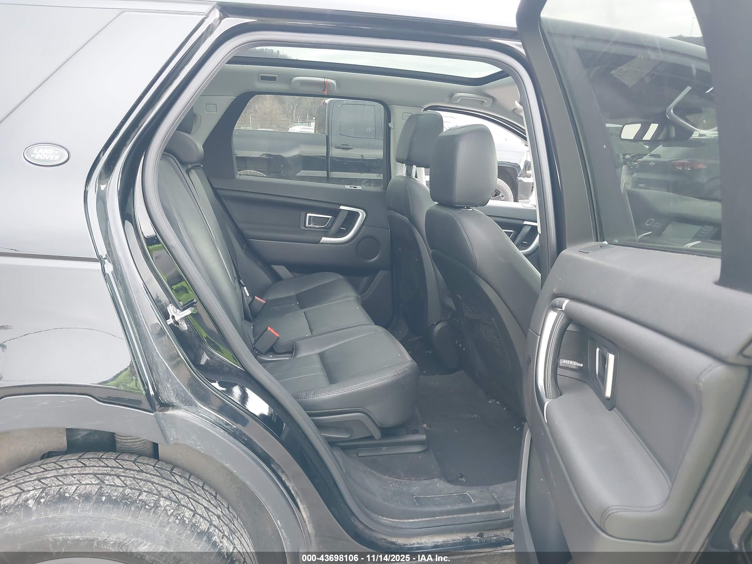 LAND ROVER image 8