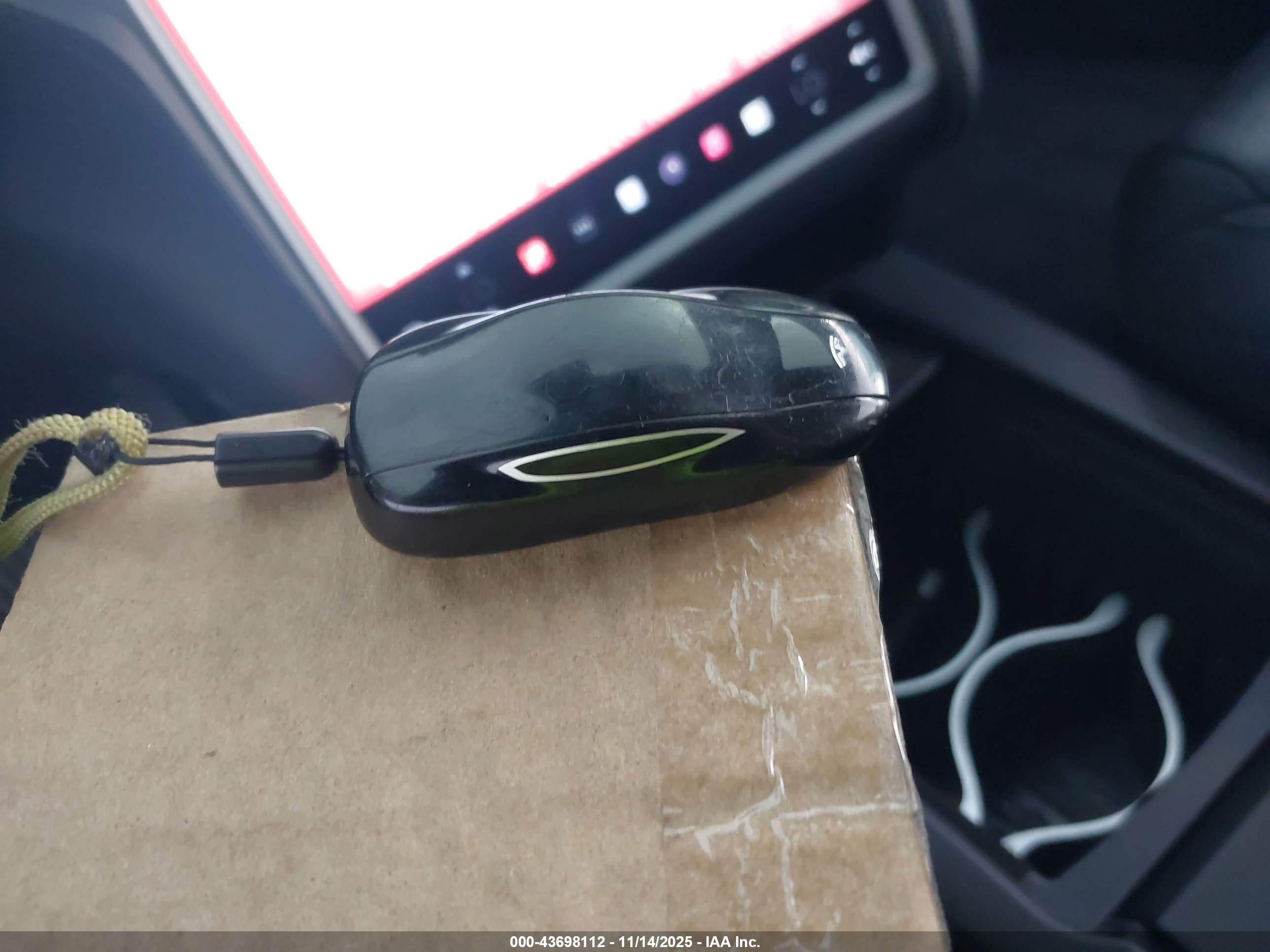 TESLA MODEL image 11