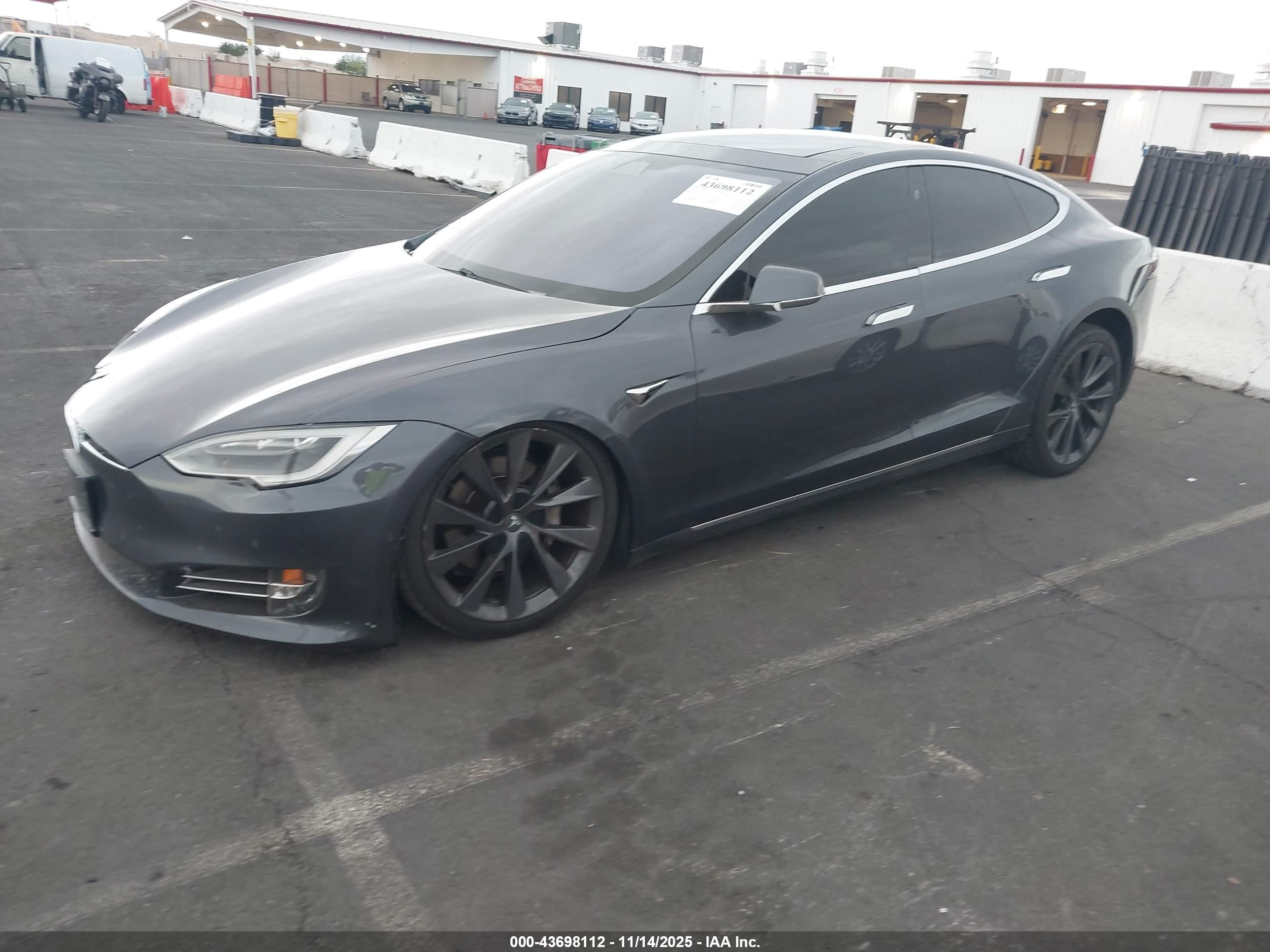 TESLA MODEL image 2