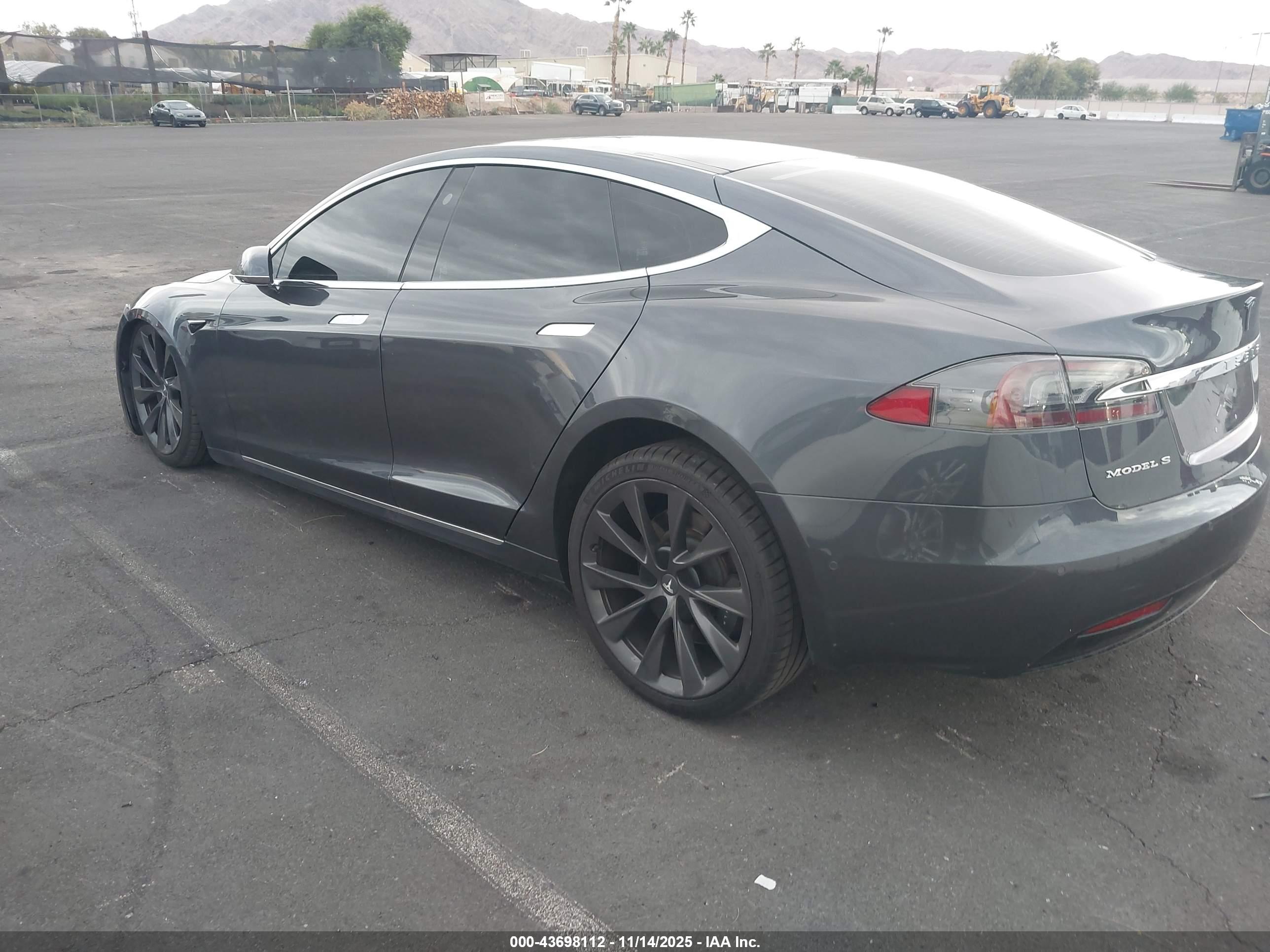 TESLA MODEL image 3