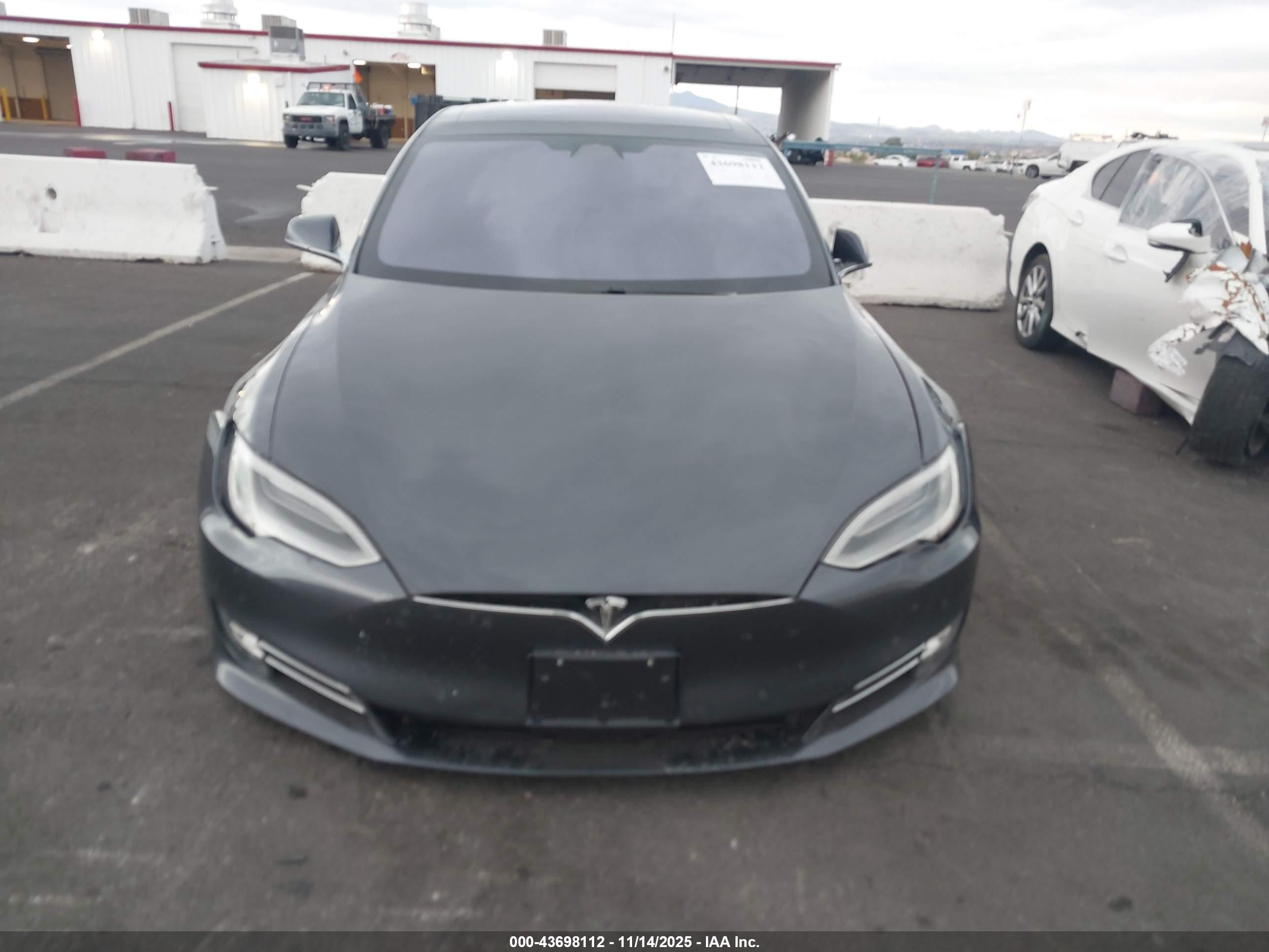 TESLA MODEL image 6