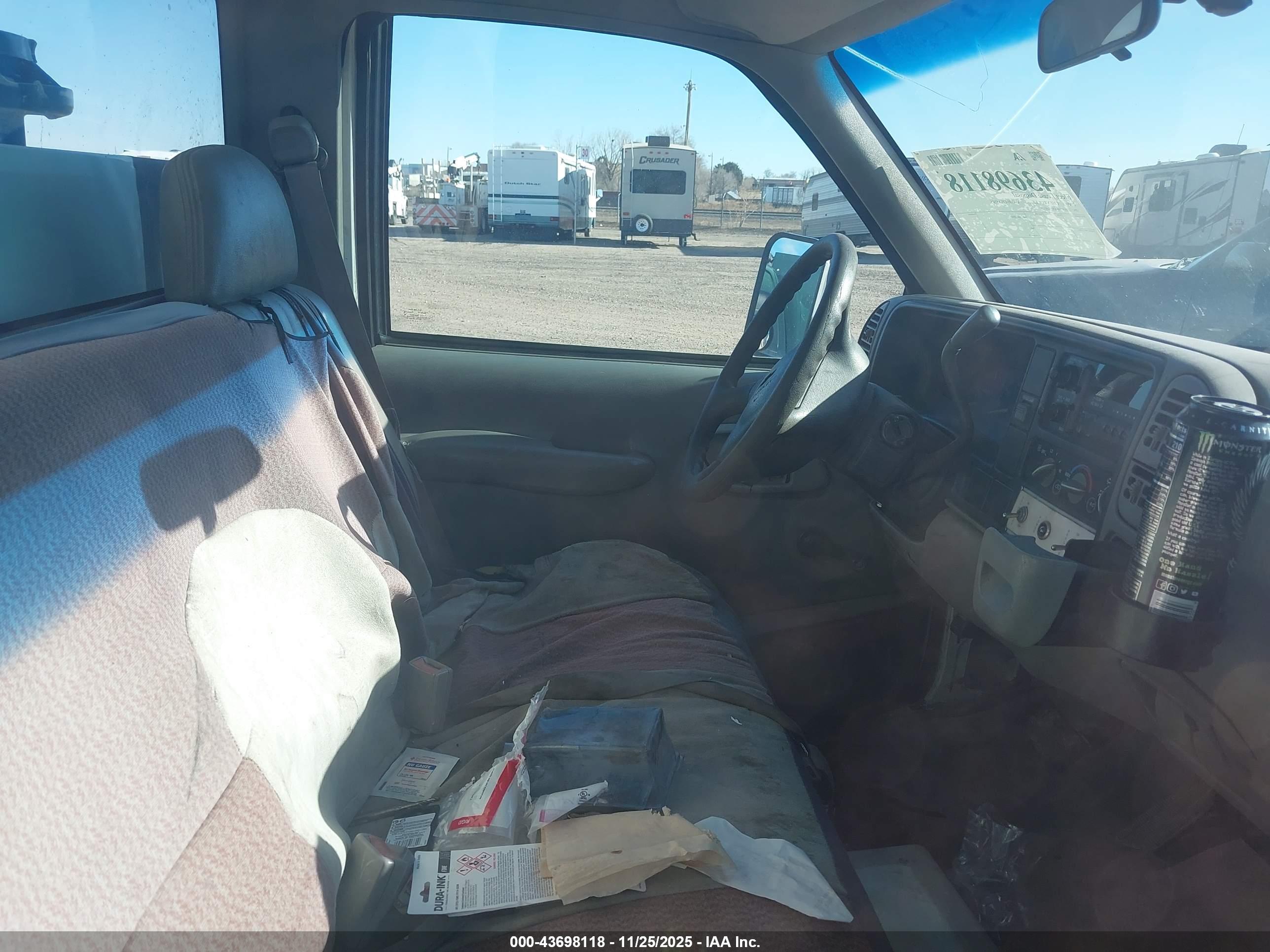 CHEVROLET C3500 image 7