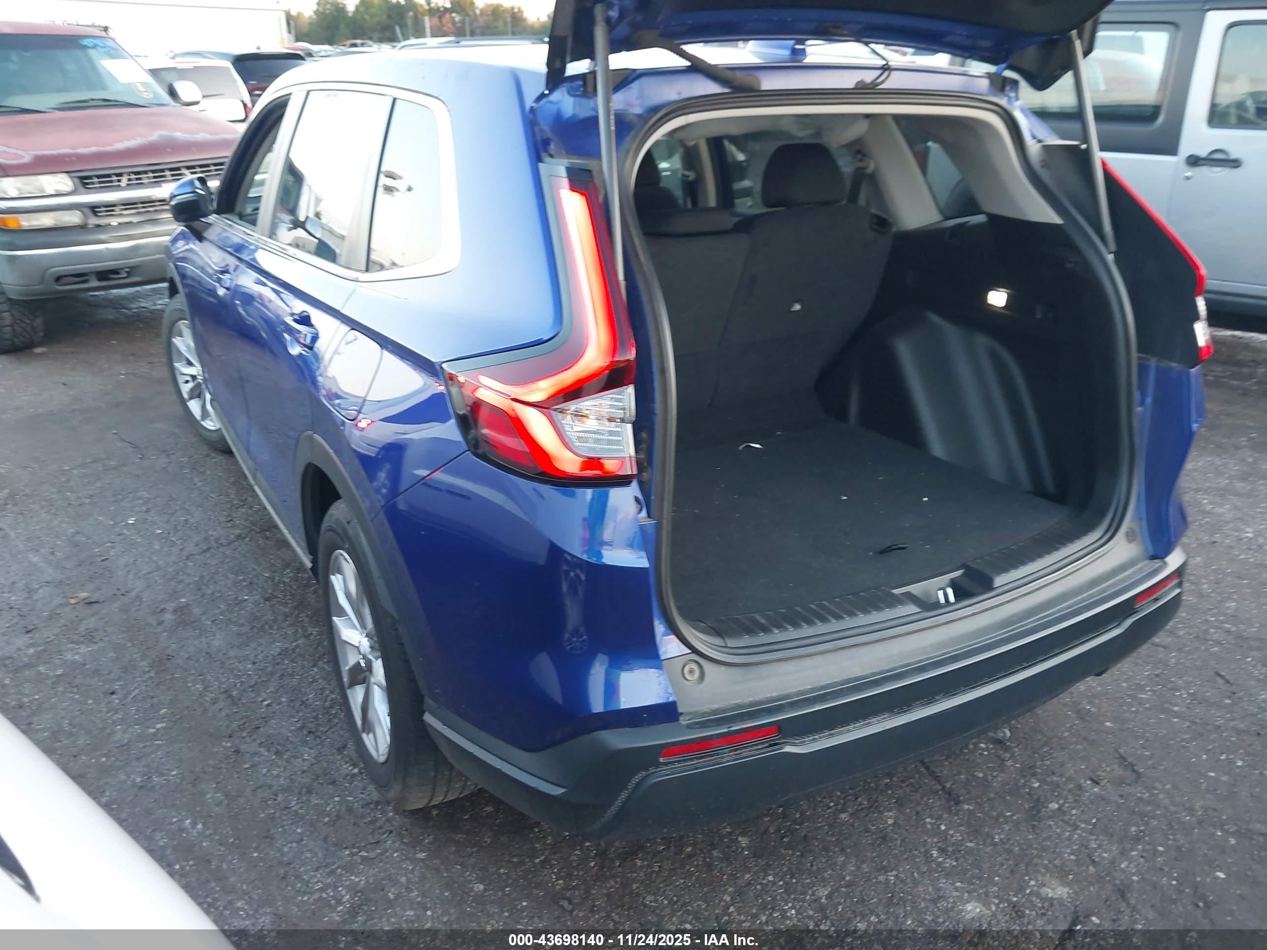 HONDA CR-V image 3