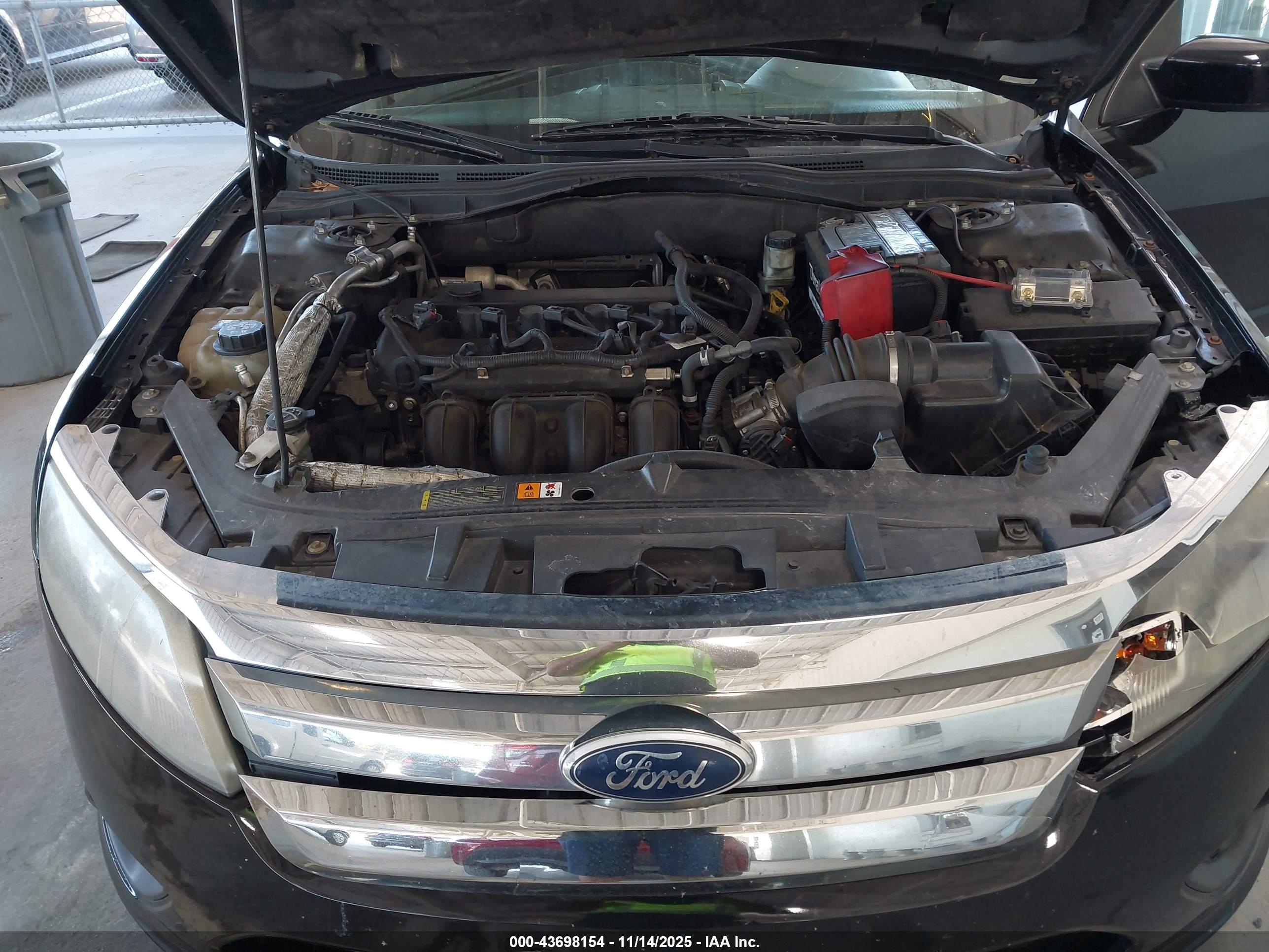 FORD FUSION image 10