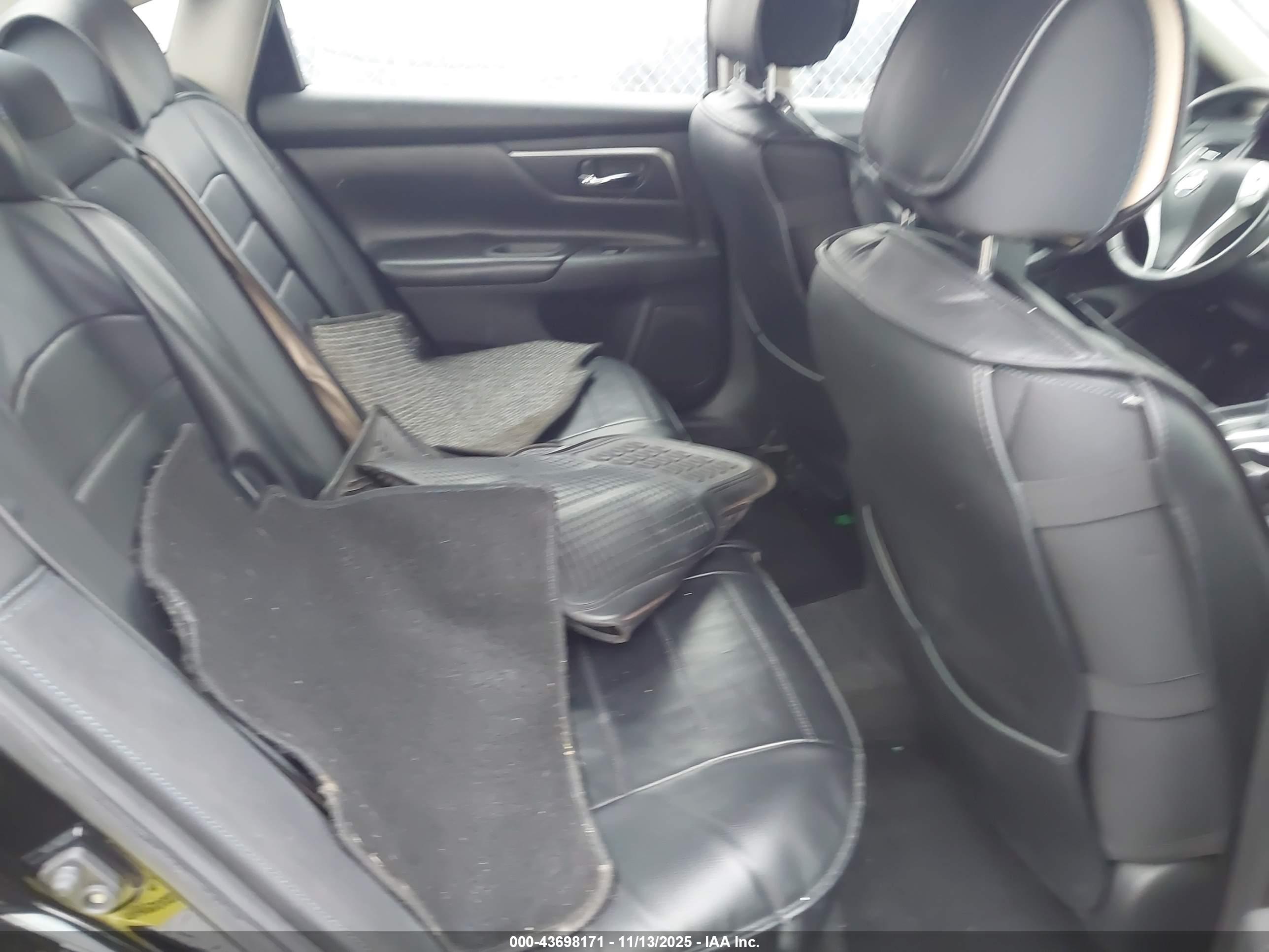 NISSAN ALTIMA image 8