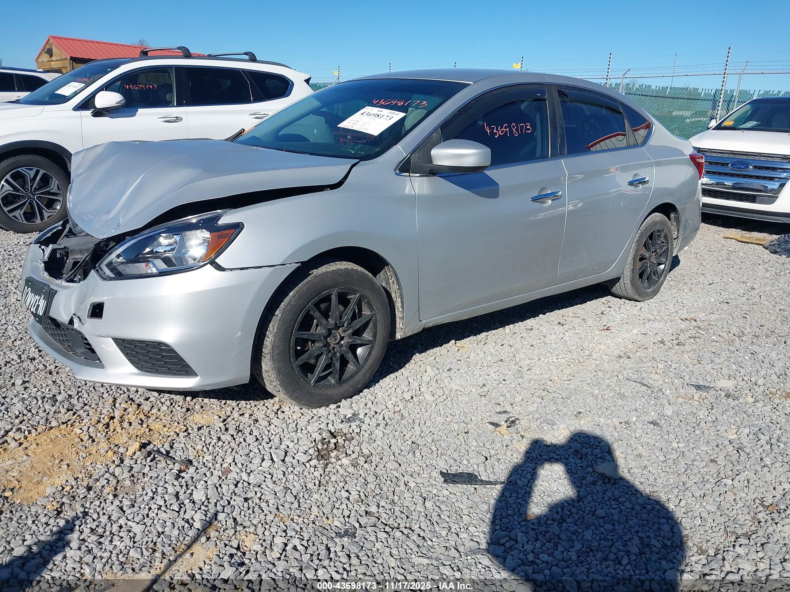 NISSAN SENTRA image 2