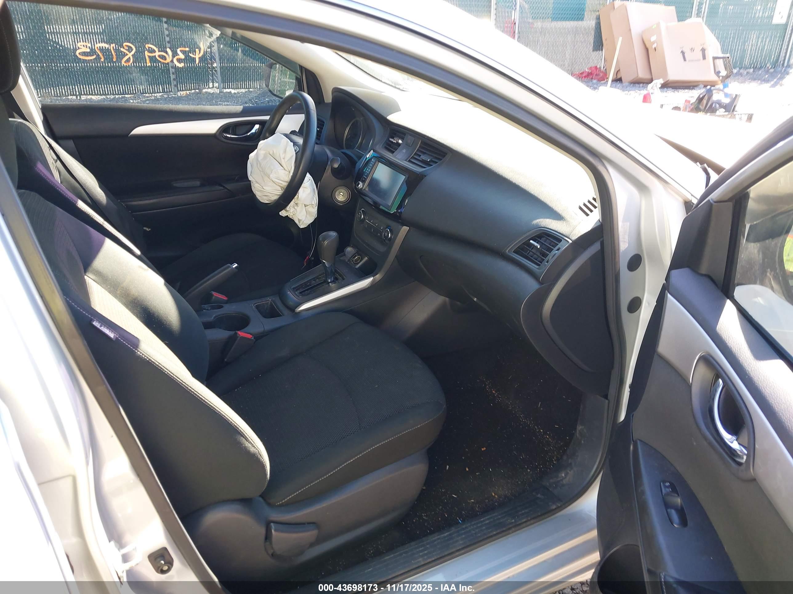 NISSAN SENTRA image 5