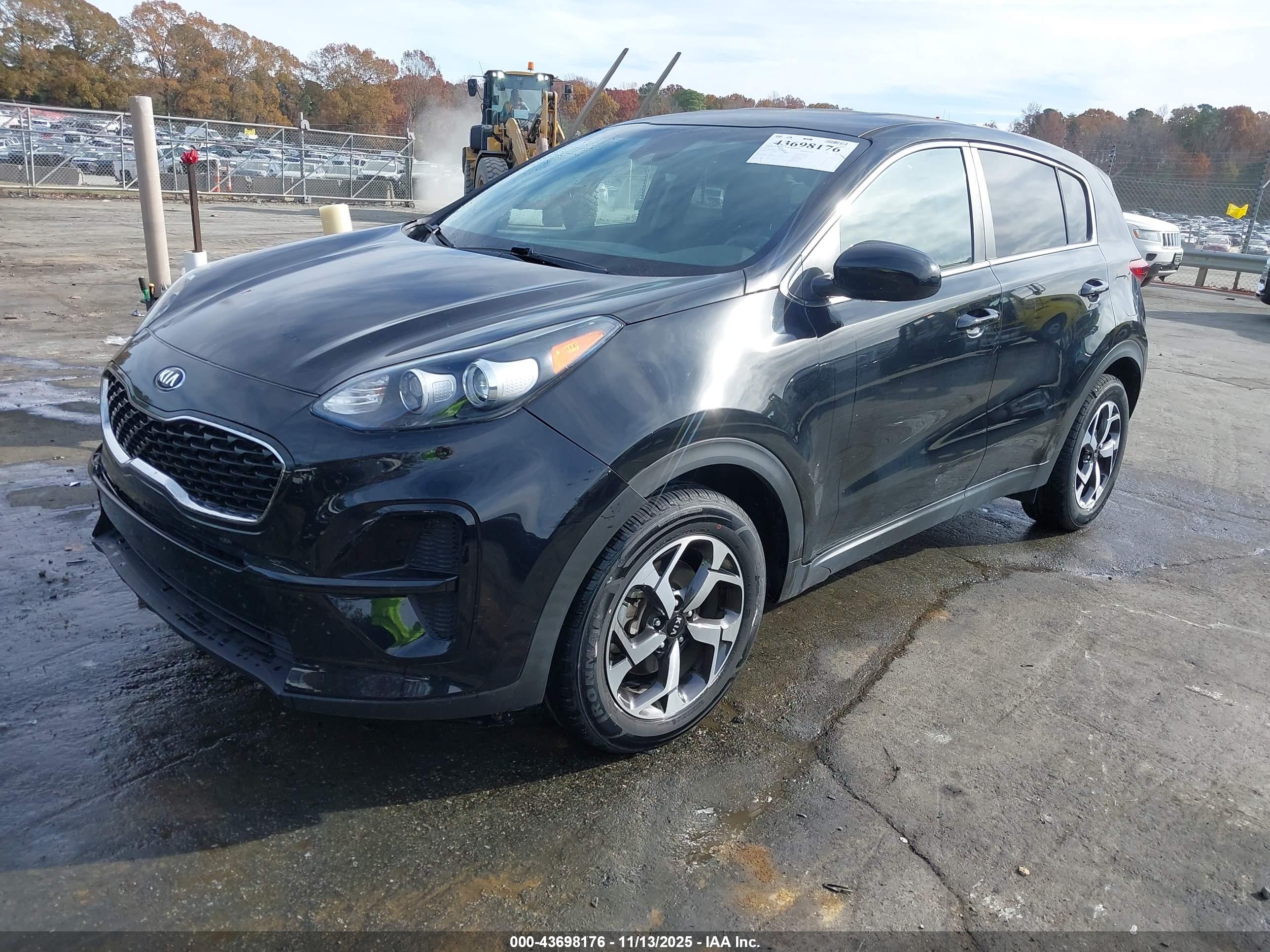 KIA SPORTAGE image 2