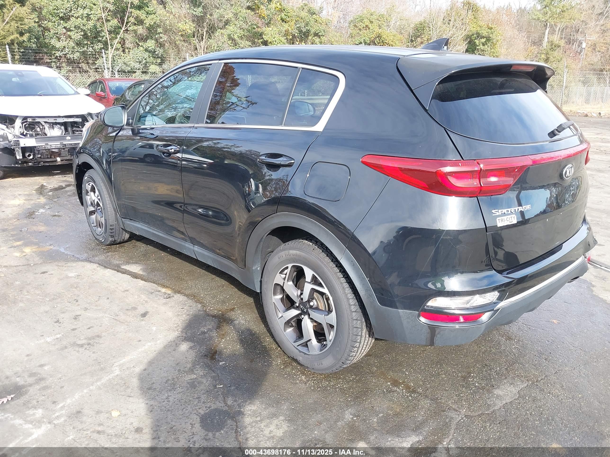 KIA SPORTAGE image 3