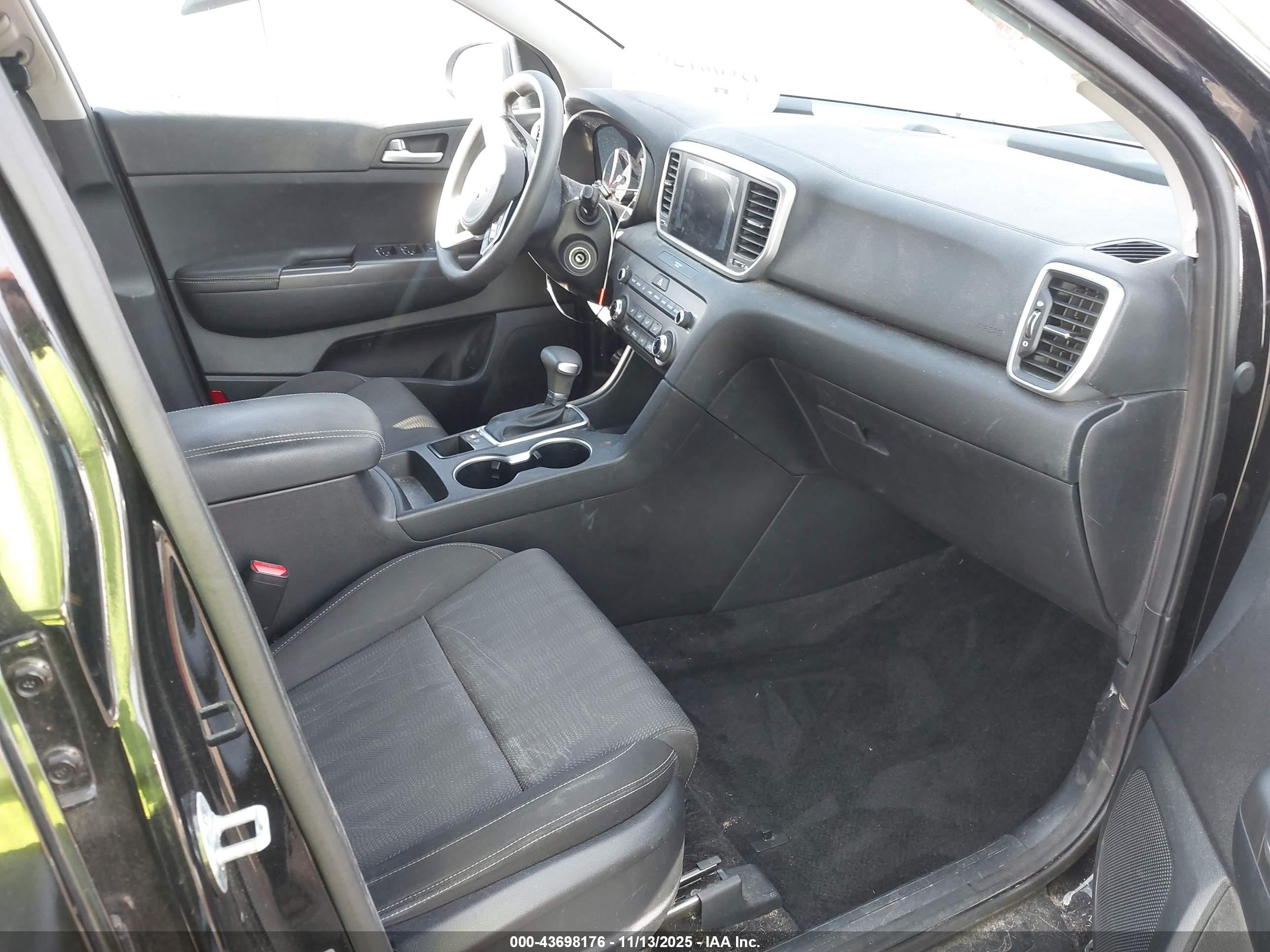 KIA SPORTAGE image 5