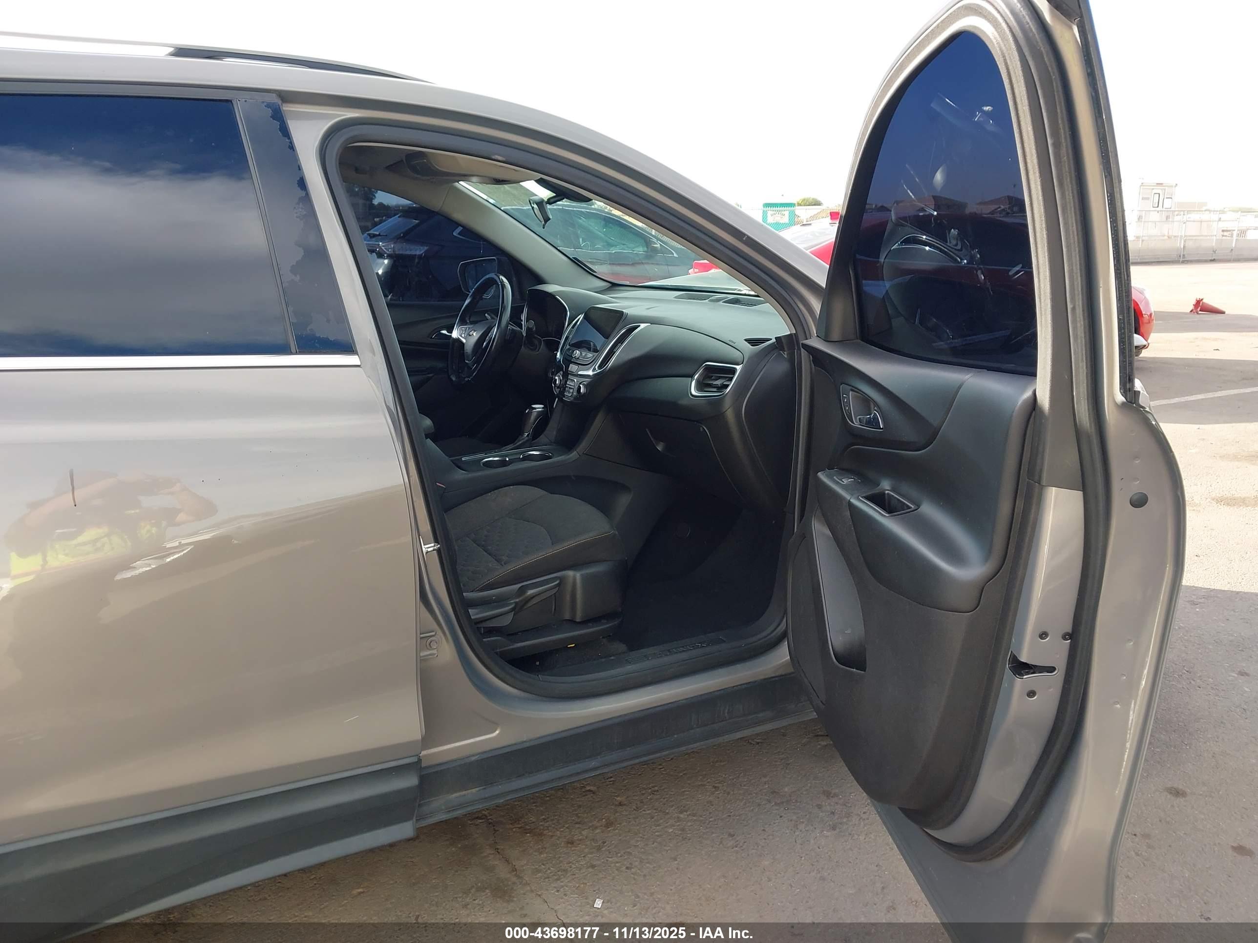 CHEVROLET EQUINOX image 5