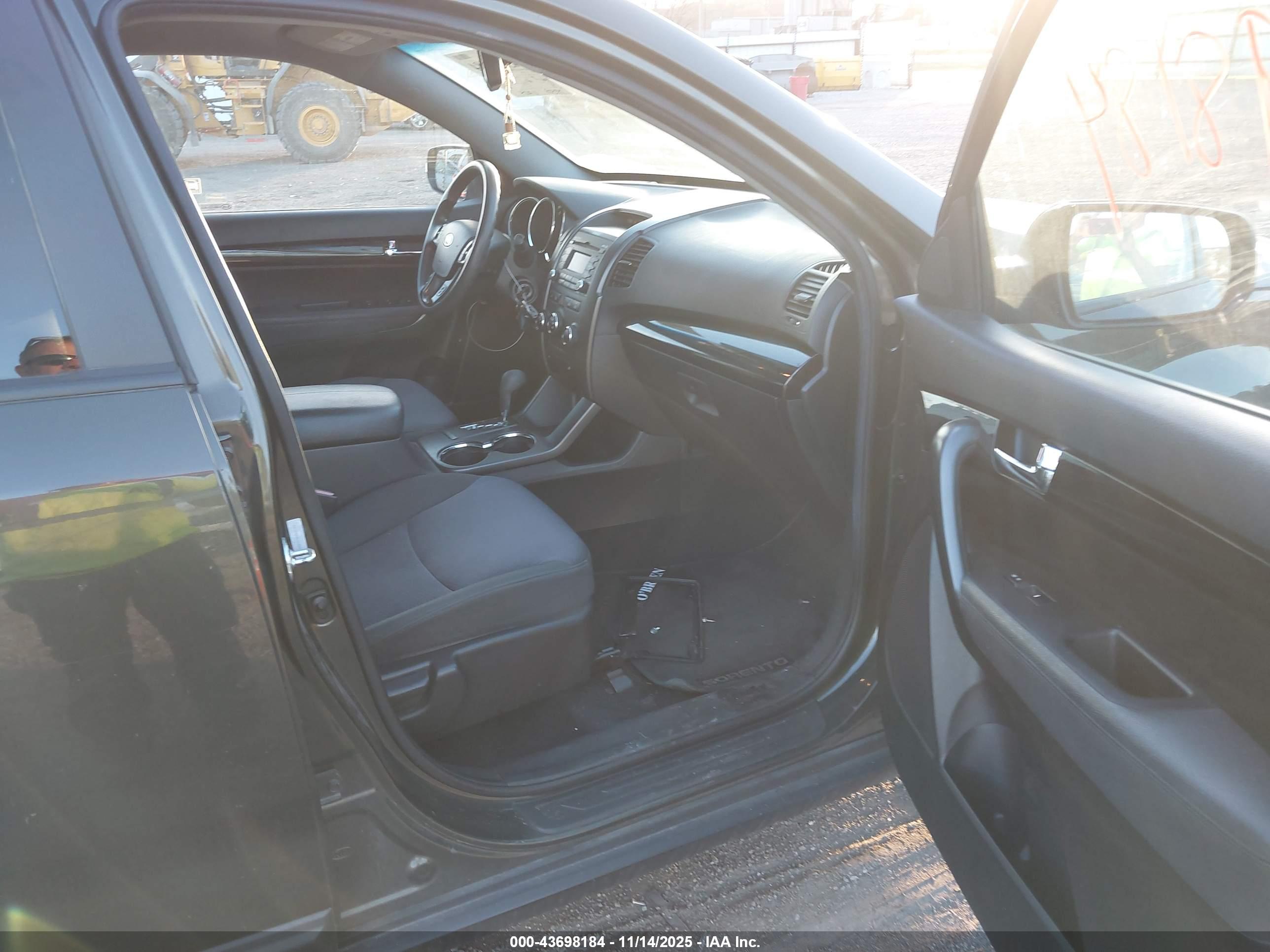 KIA SORENTO image 5