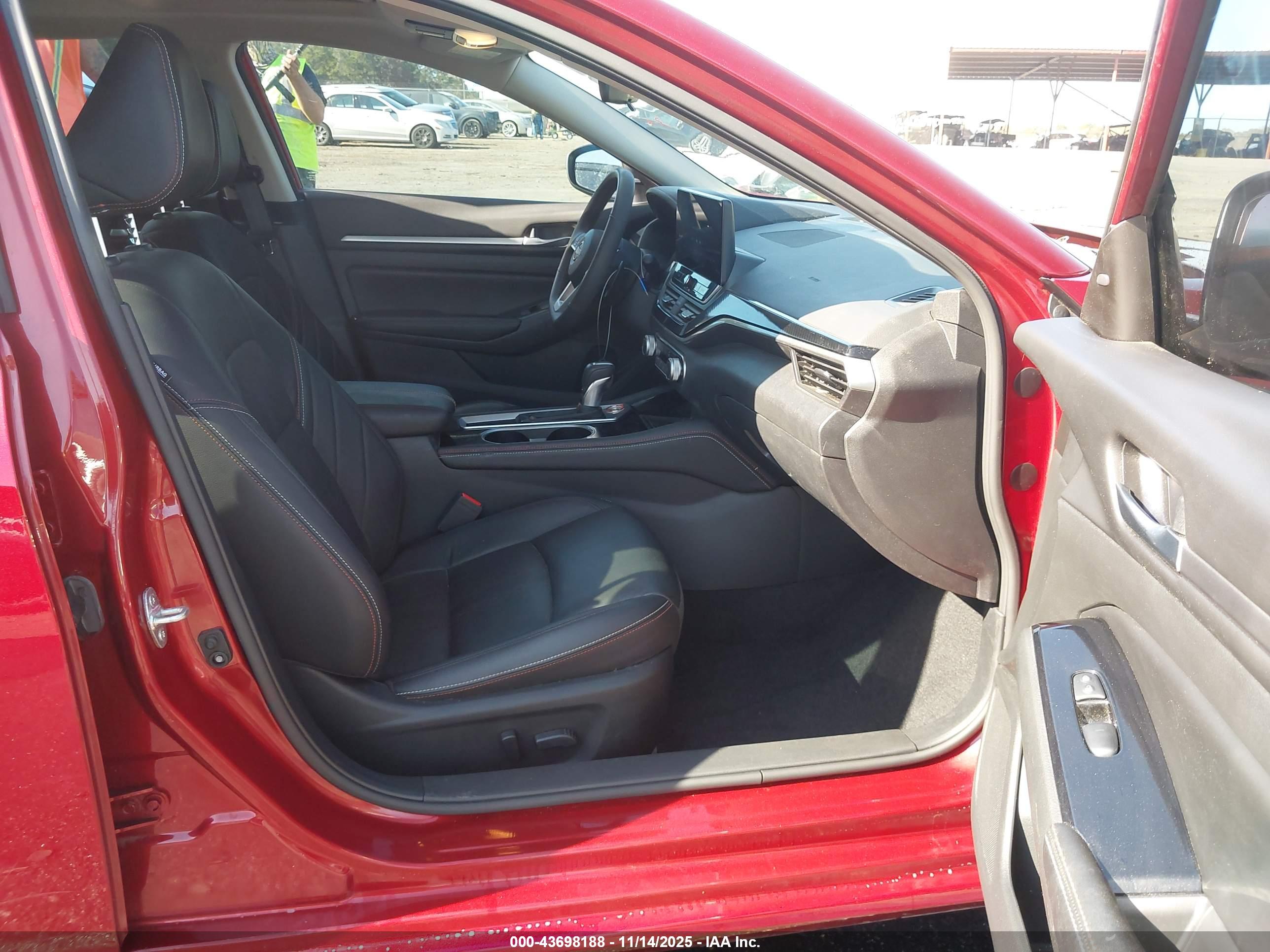 NISSAN ALTIMA image 5