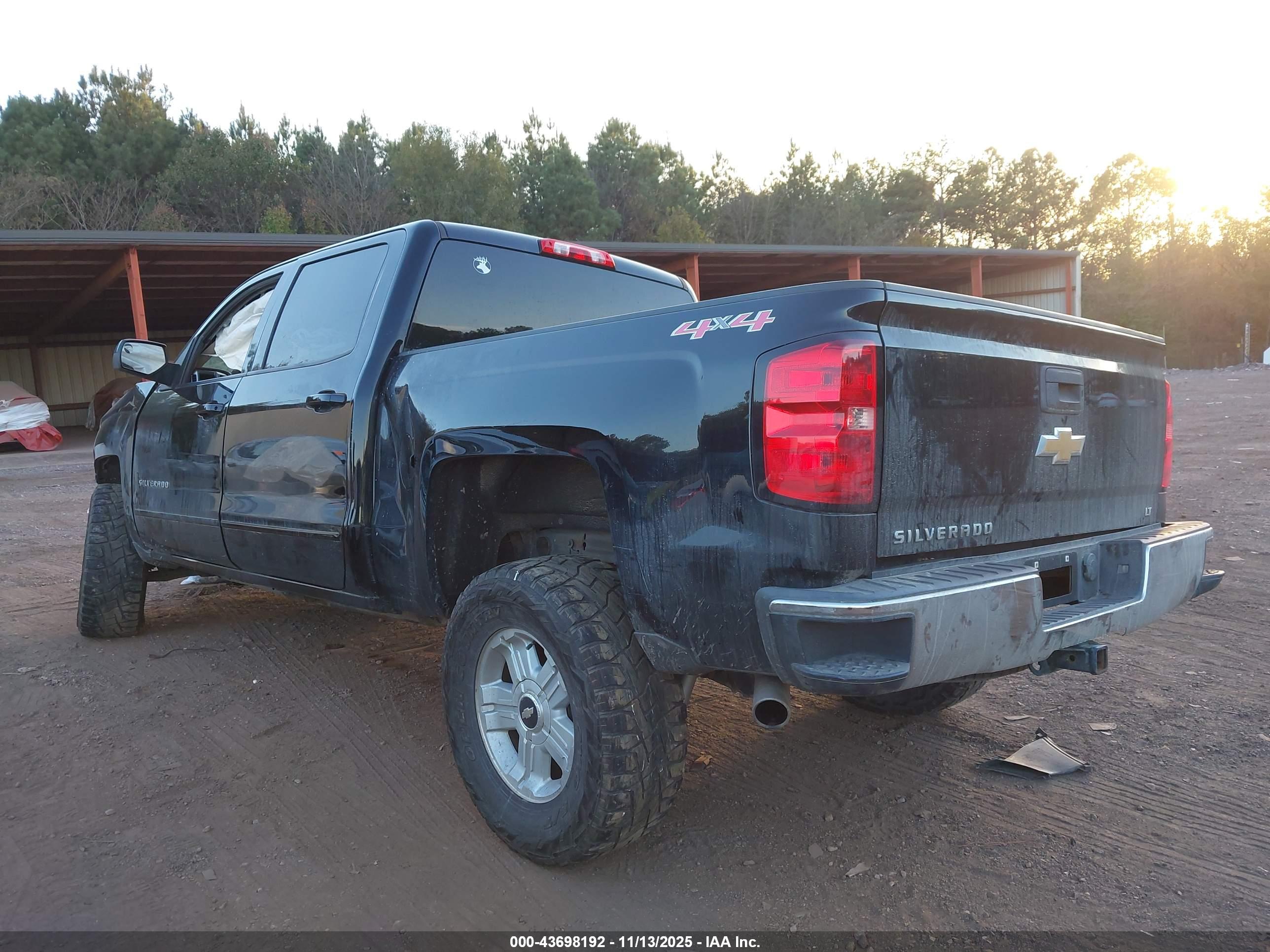 CHEVROLET SILVERADO image 3