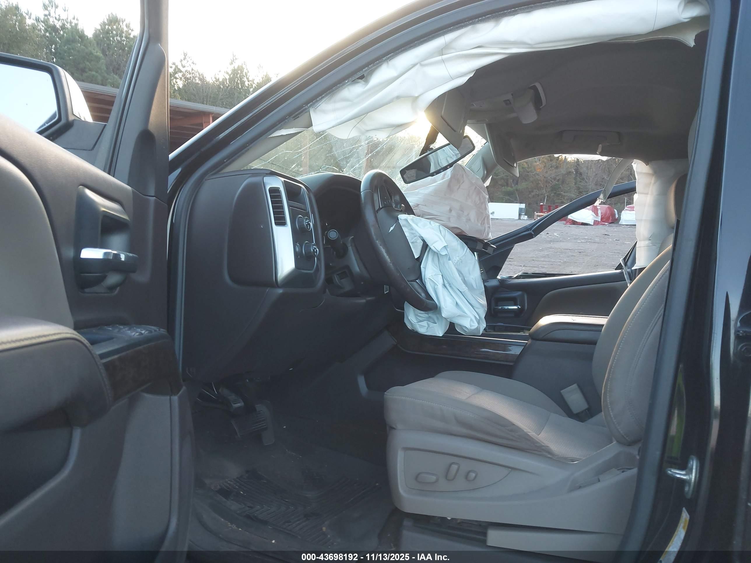 CHEVROLET SILVERADO image 5