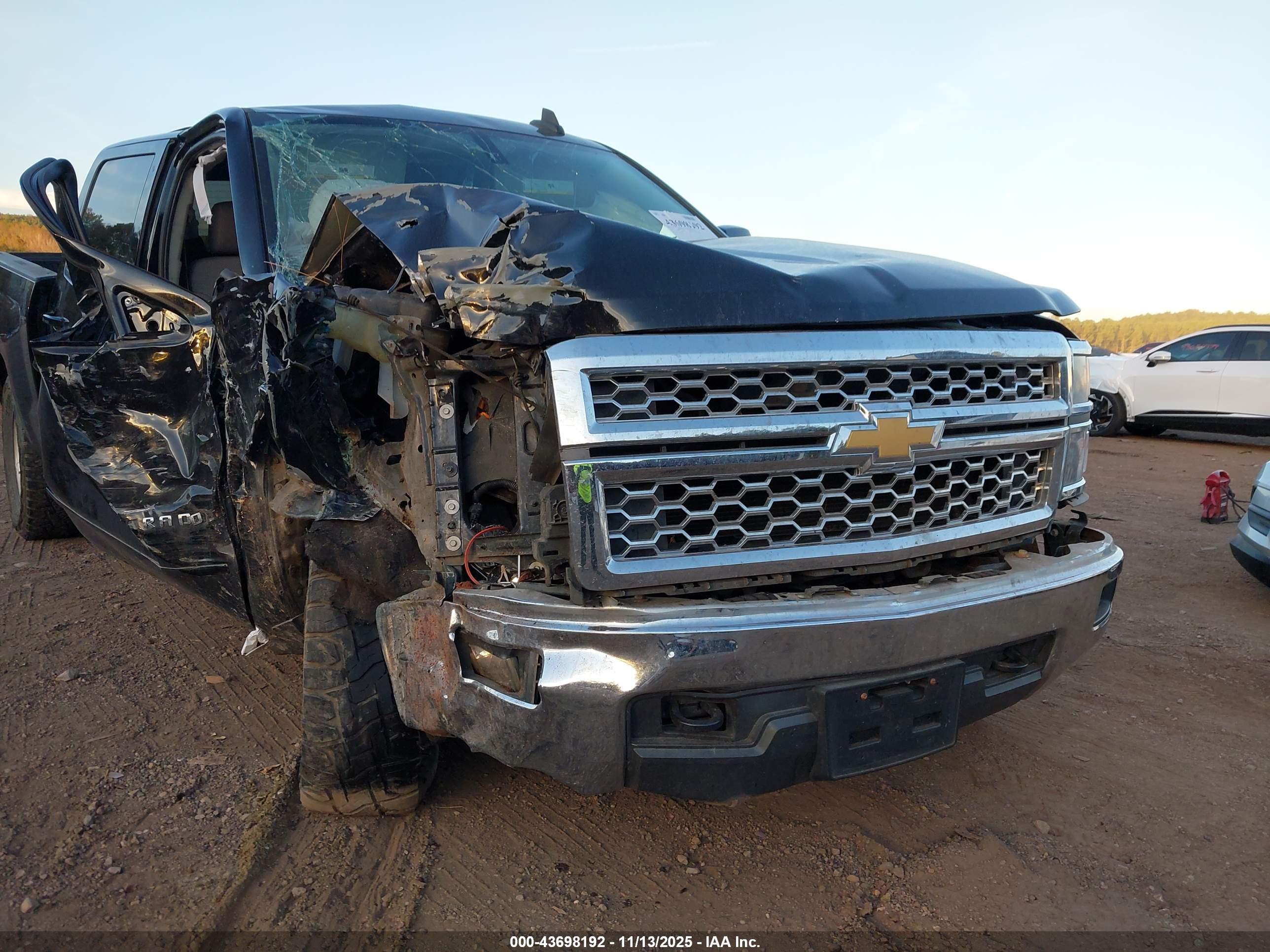 CHEVROLET SILVERADO image 6