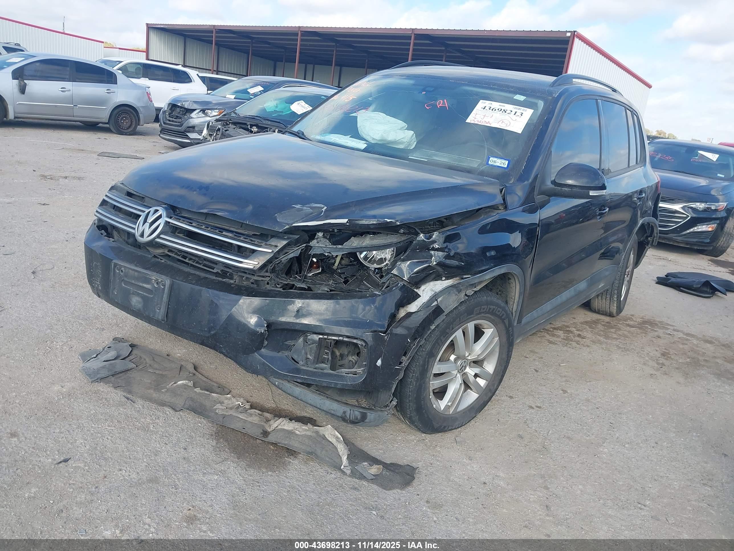VOLKSWAGEN TIGUAN image 2