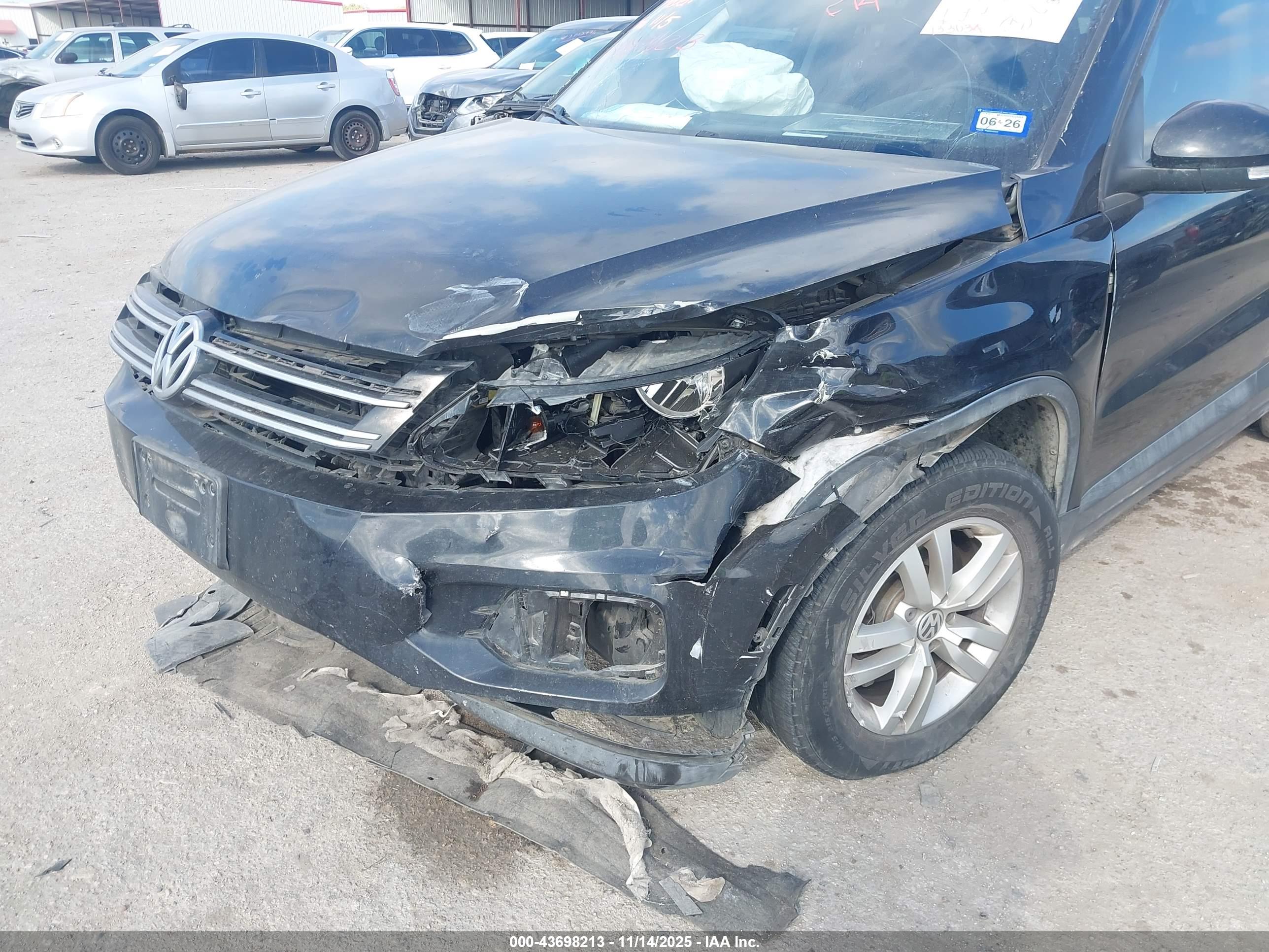 VOLKSWAGEN TIGUAN image 6