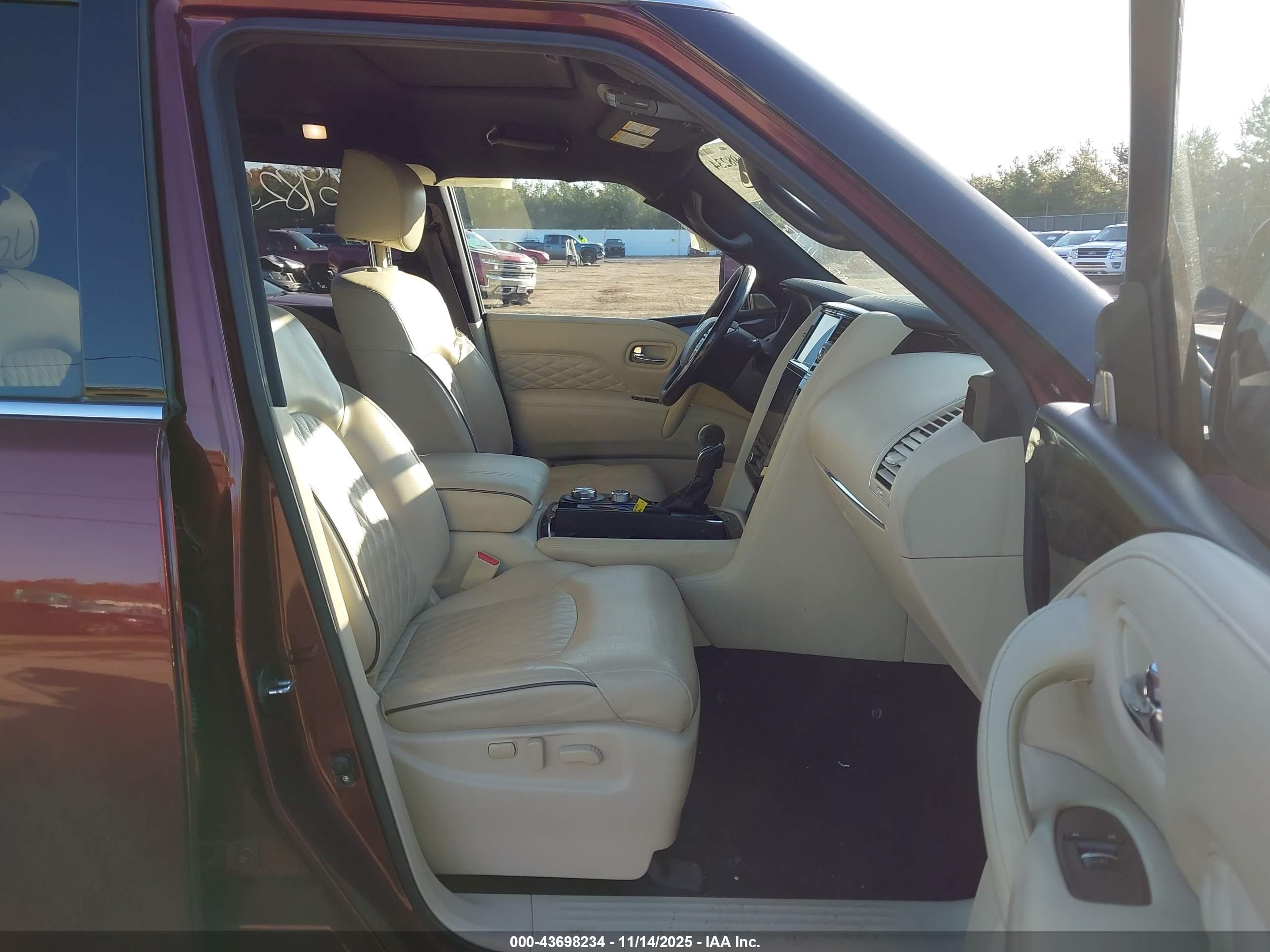 INFINITI QX80 image 5