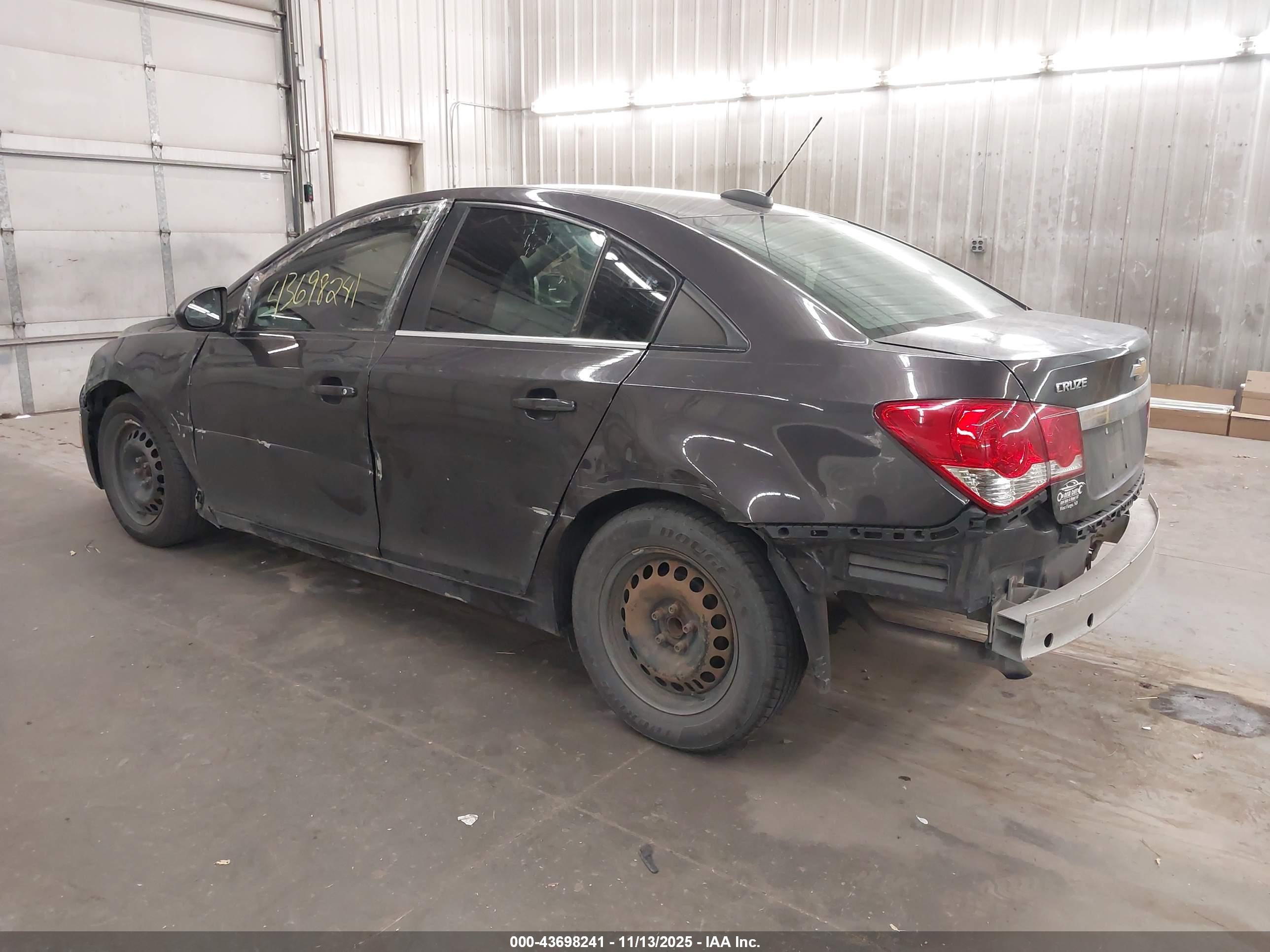 CHEVROLET CRUZE image 3