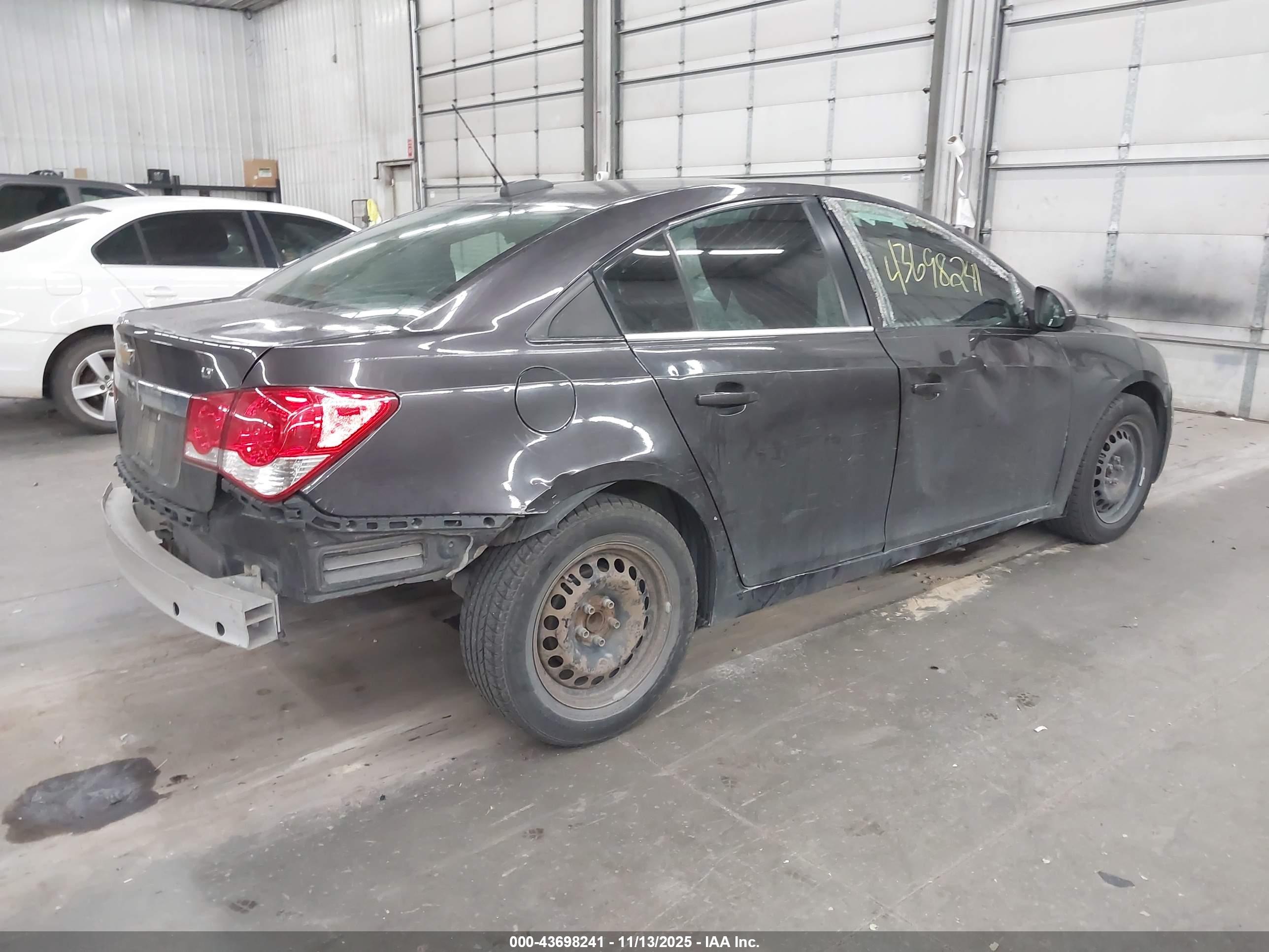 CHEVROLET CRUZE image 4