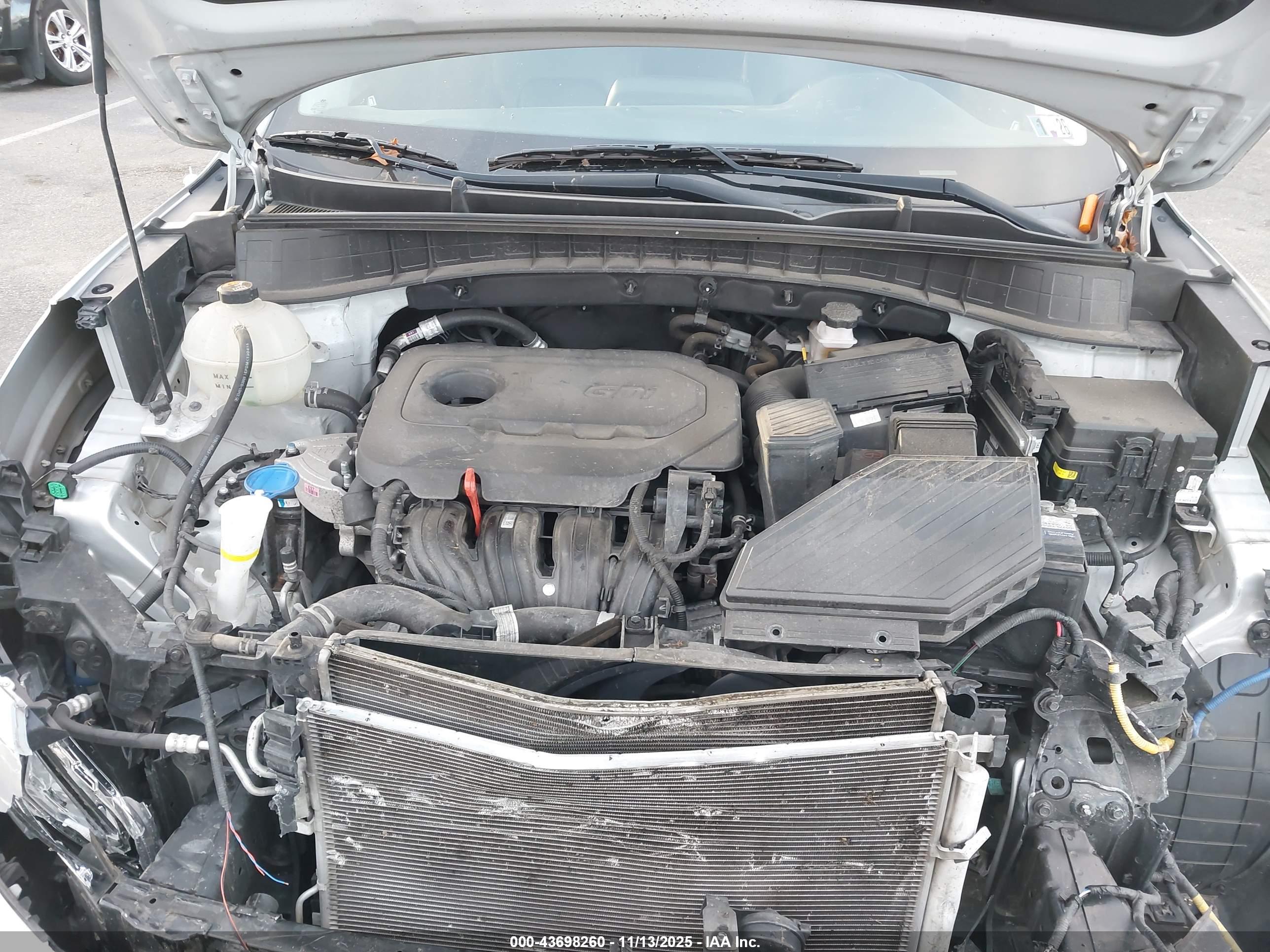 HYUNDAI TUCSON image 10