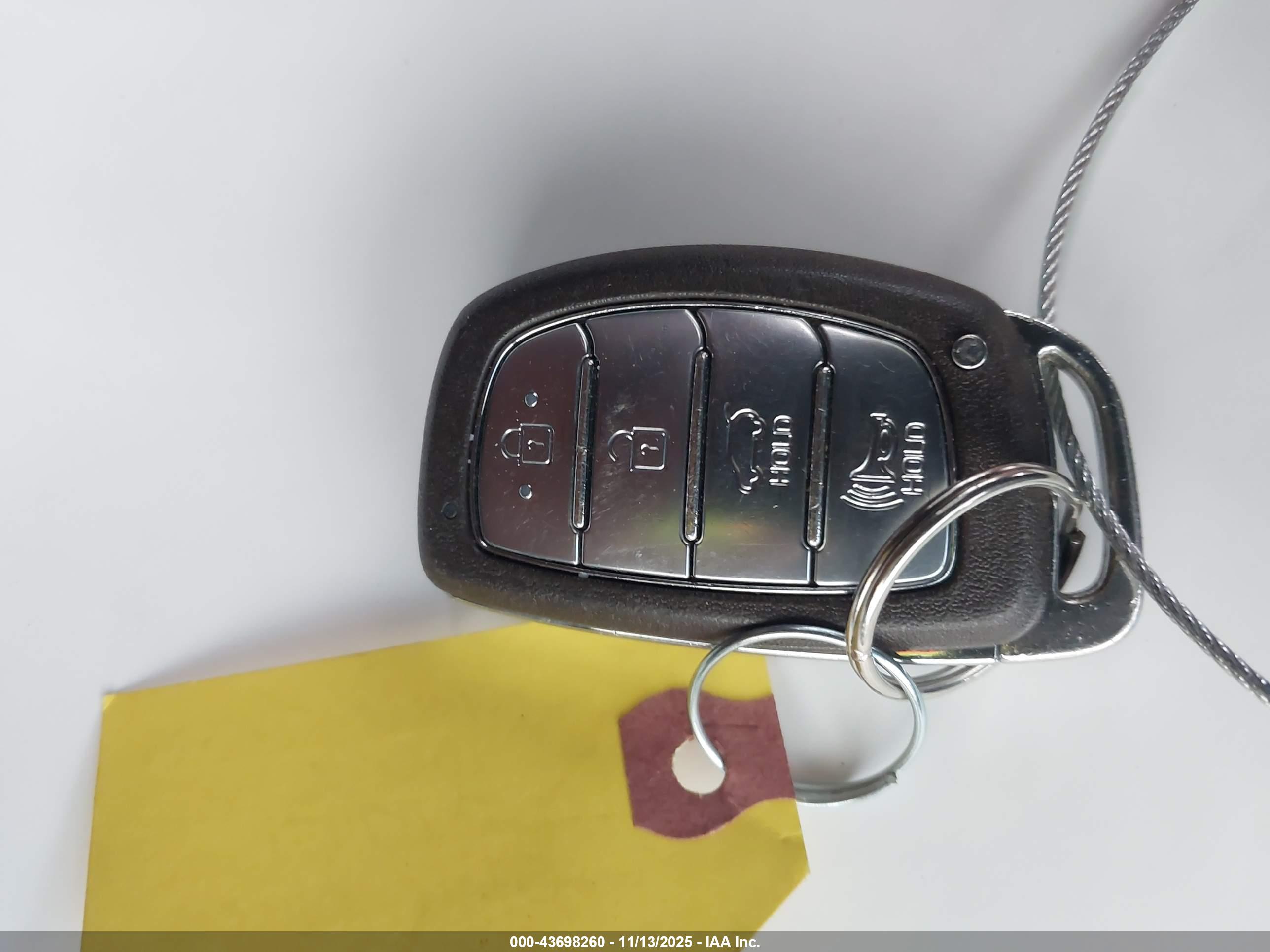 HYUNDAI TUCSON image 11