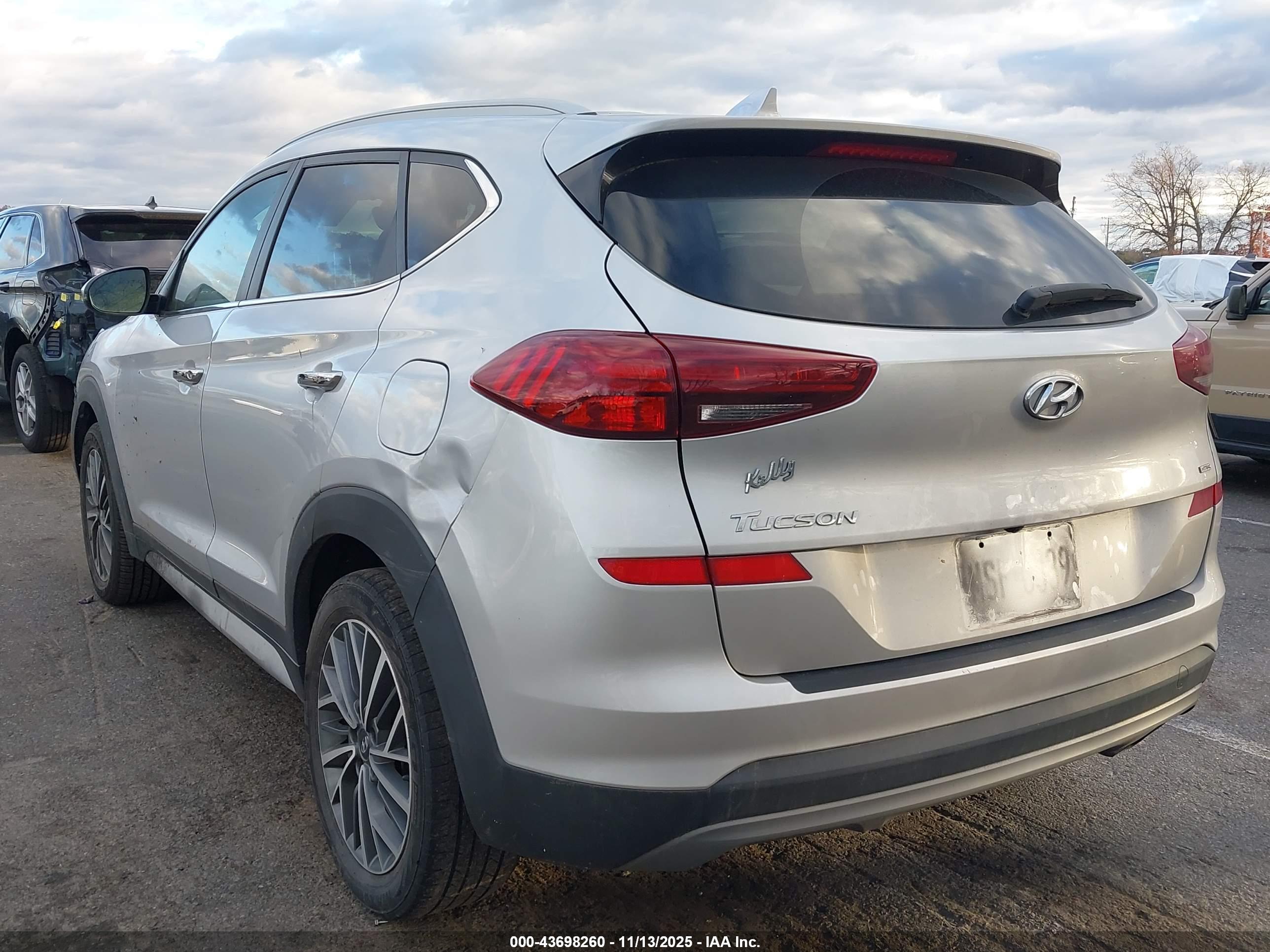 HYUNDAI TUCSON image 3