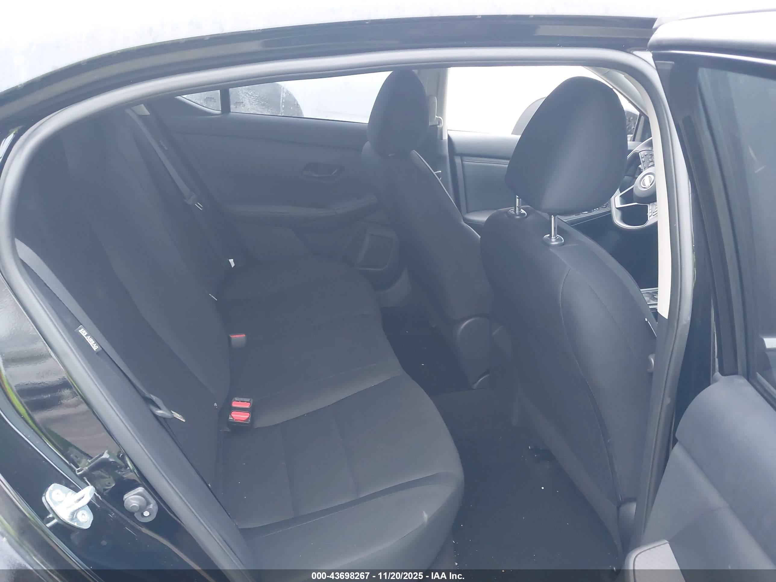 NISSAN SENTRA image 8